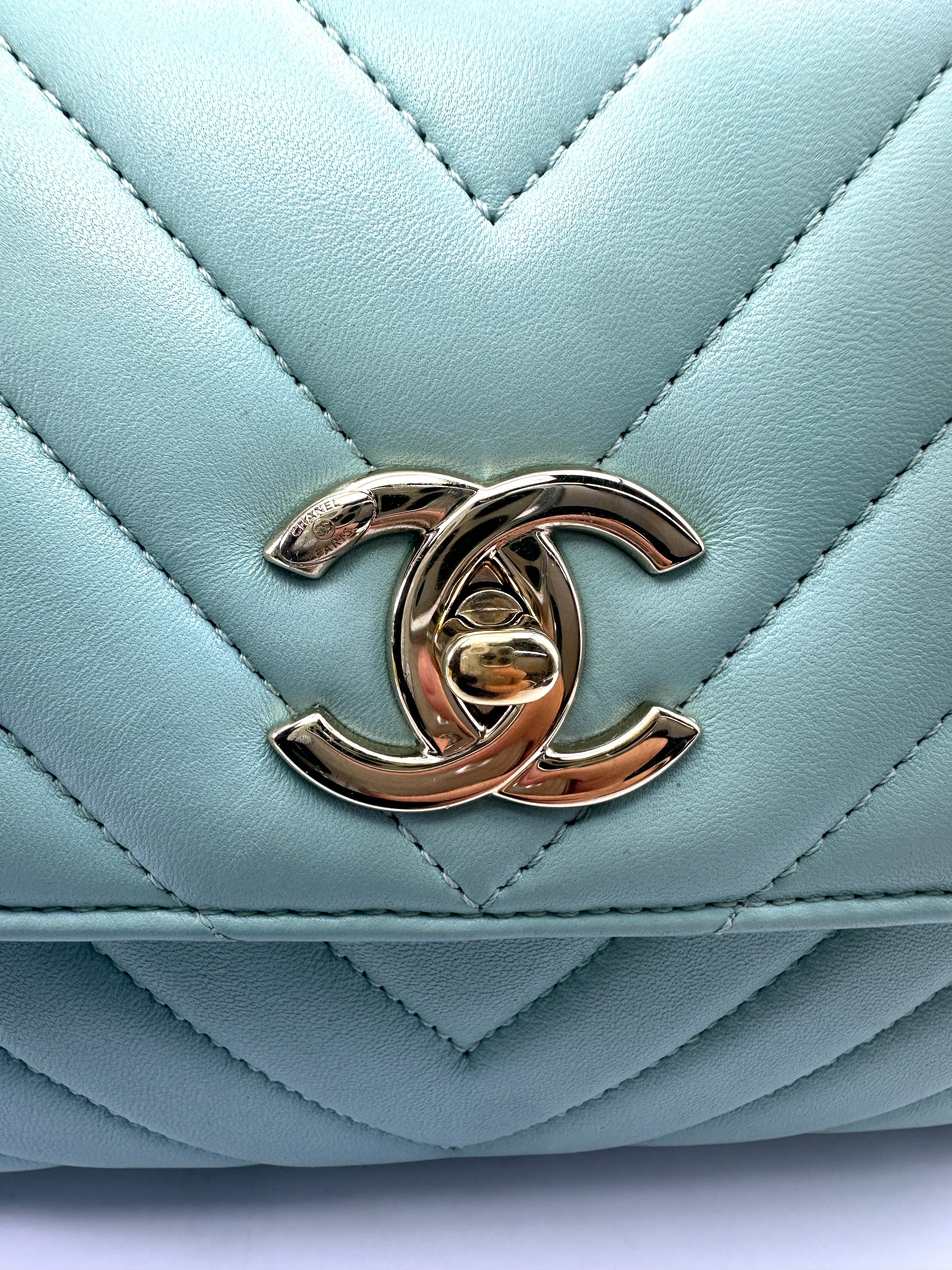 Chanel Trendy CC Blue Chevron Quilted Leather Medium Size Handle Bag(26***83) CC1654