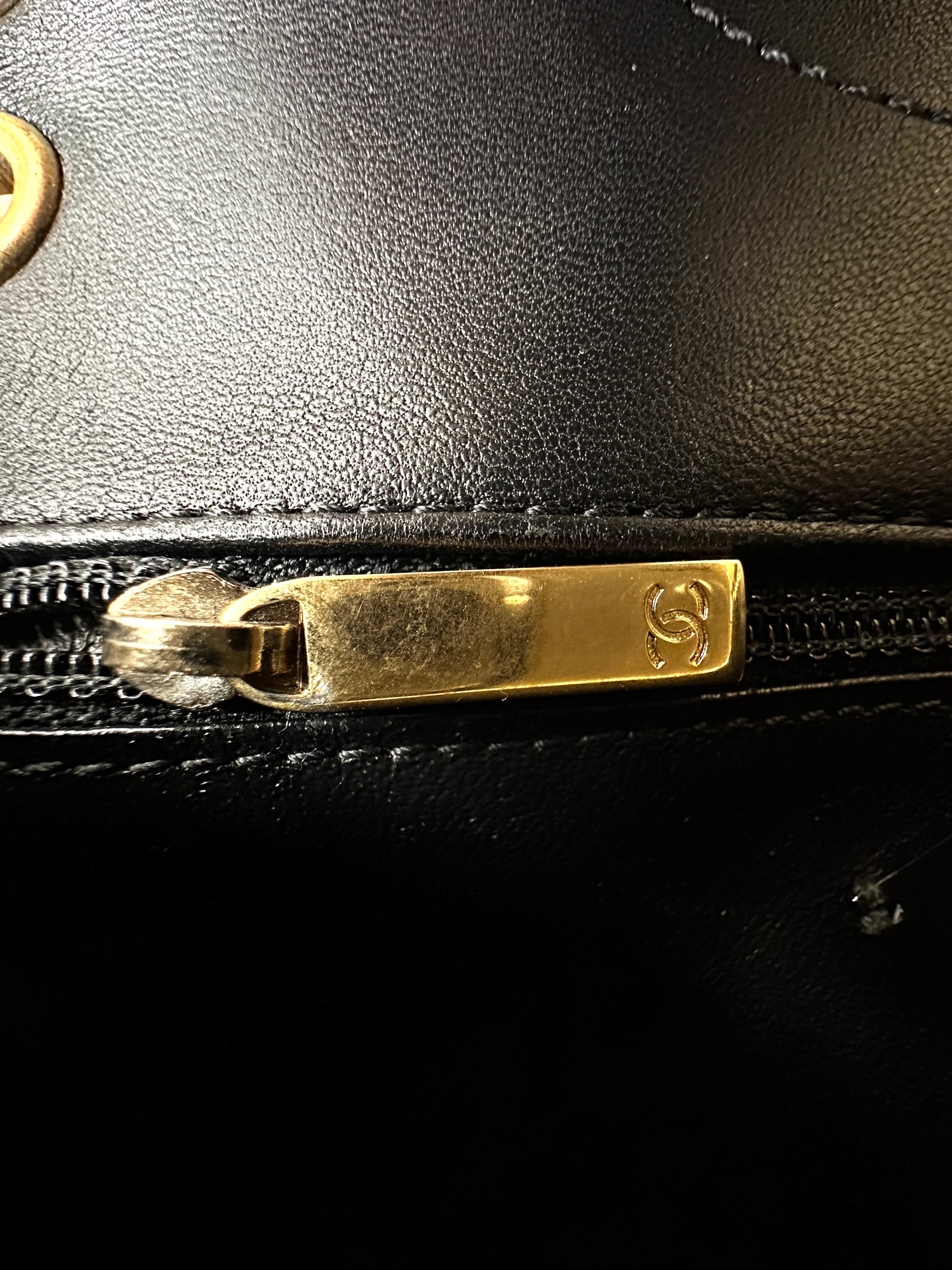 Chanel Black Quilted Leather Shoulder Bag With Gold Hardware(22***88) CC1661