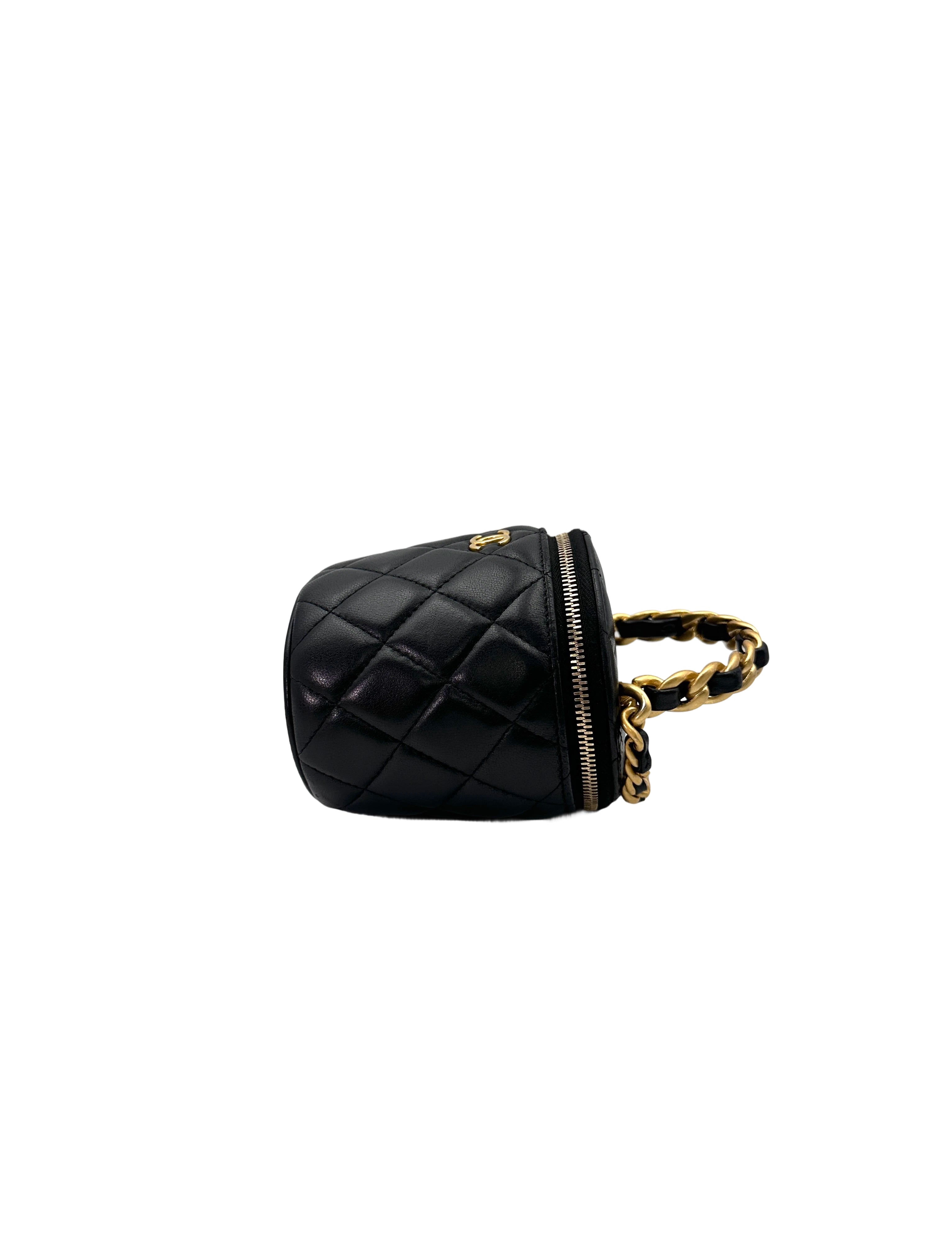 Chanel 22A Black Quilted Lambskin Bucket Bag With Gold Hardware(G4***18) CC1662
