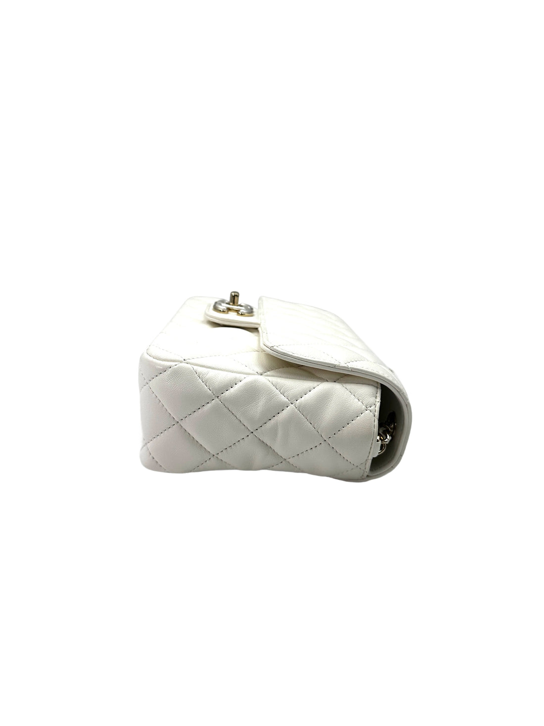 Chanel White Quilted Lambskin Flap Bag With Decorative Ball Chain(P1***EJ) CC1686