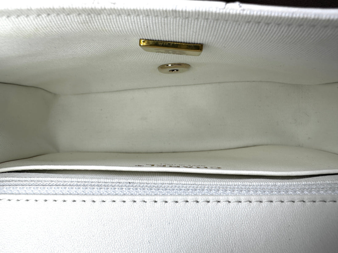 Chanel White Quilted Lambskin Flap Bag With Decorative Ball Chain(P1***EJ) CC1686