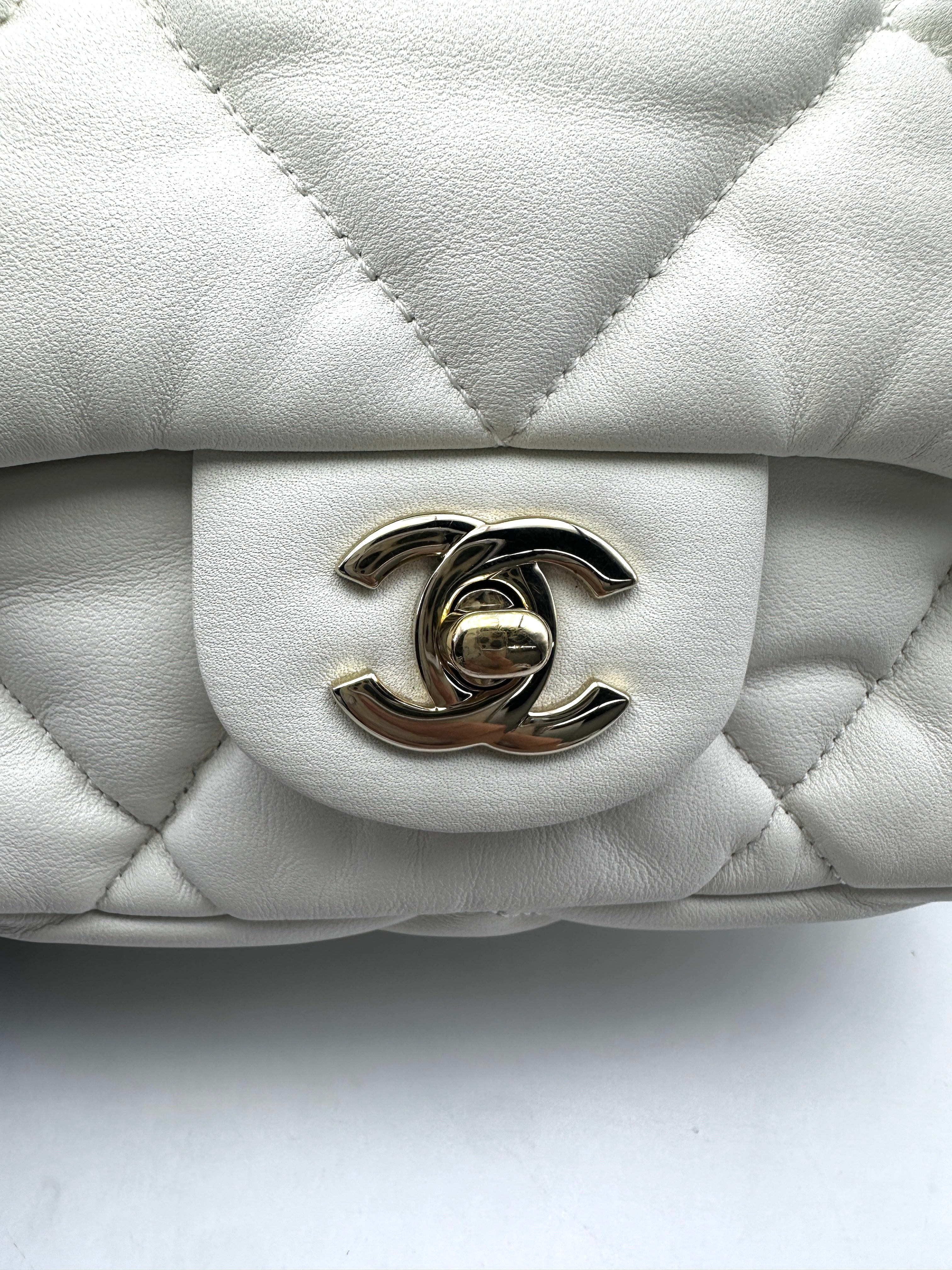 Chanel Bubbly White Quilted Leather Flap Bag(30***09) CC1684