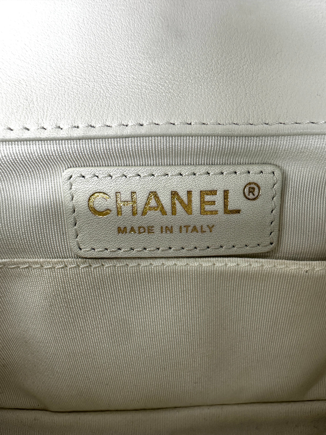 Chanel Bubbly White Quilted Leather Flap Bag(30***09) CC1684