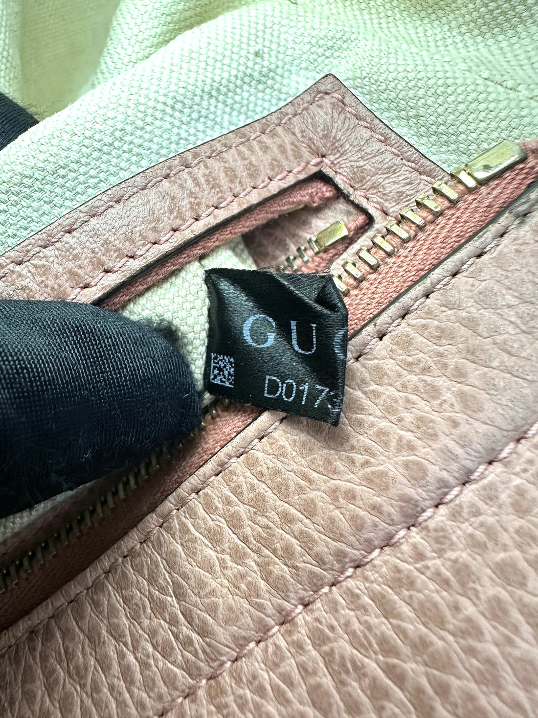 Gucci Swing Pink Leather Handle Bag GG830