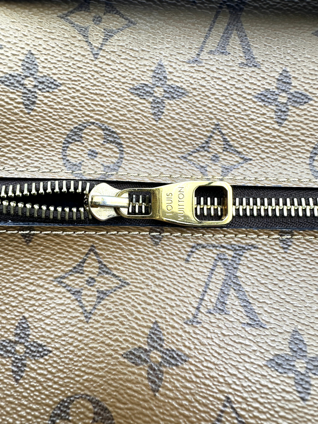 Louis Vuitton Brown Monogram Reverse Canvas Pochette Metis LV2370