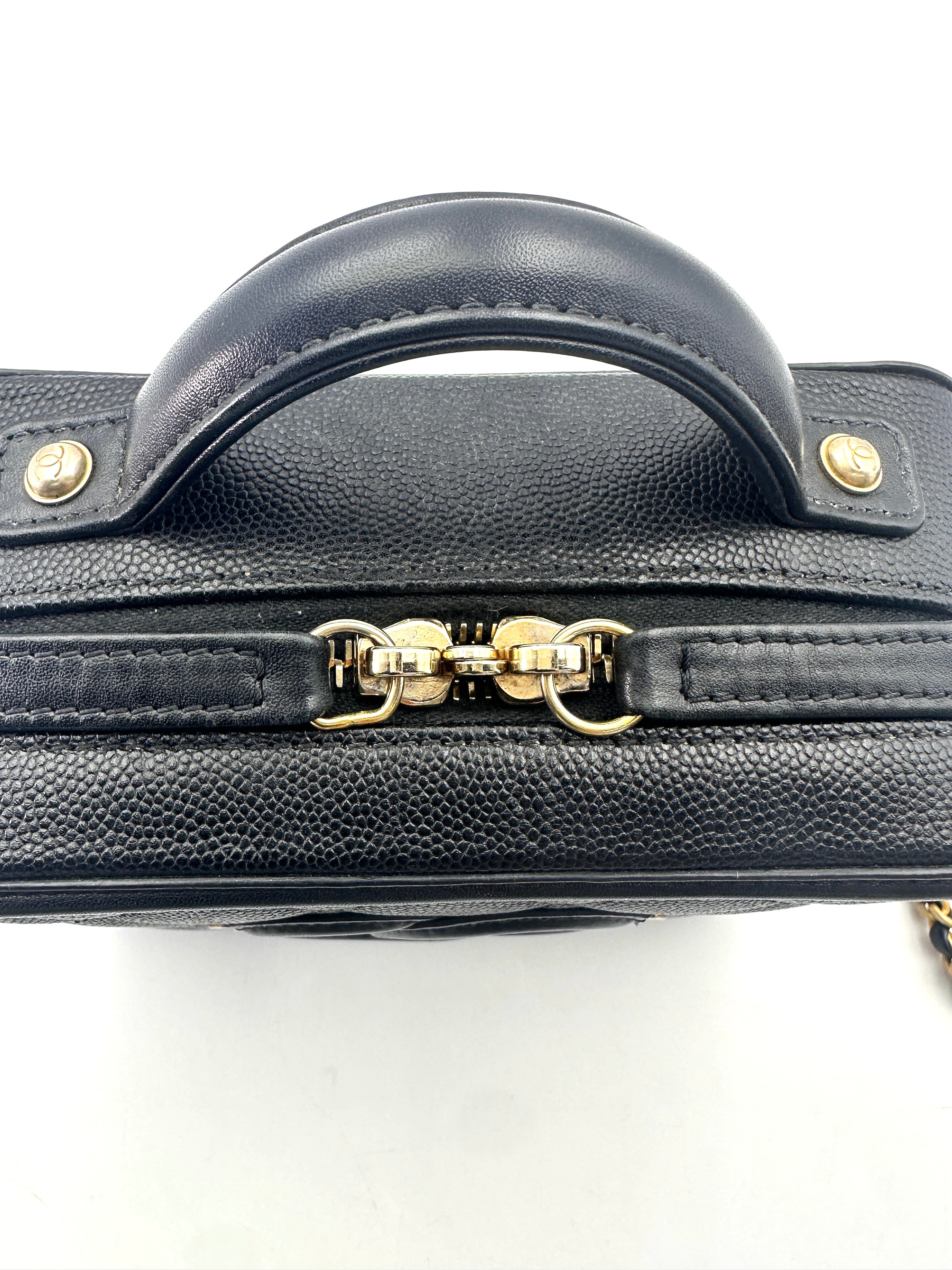 Chanel CC Filigree Black Quilted Calfskin Top Handle Vanity Case(25***62) CC1692