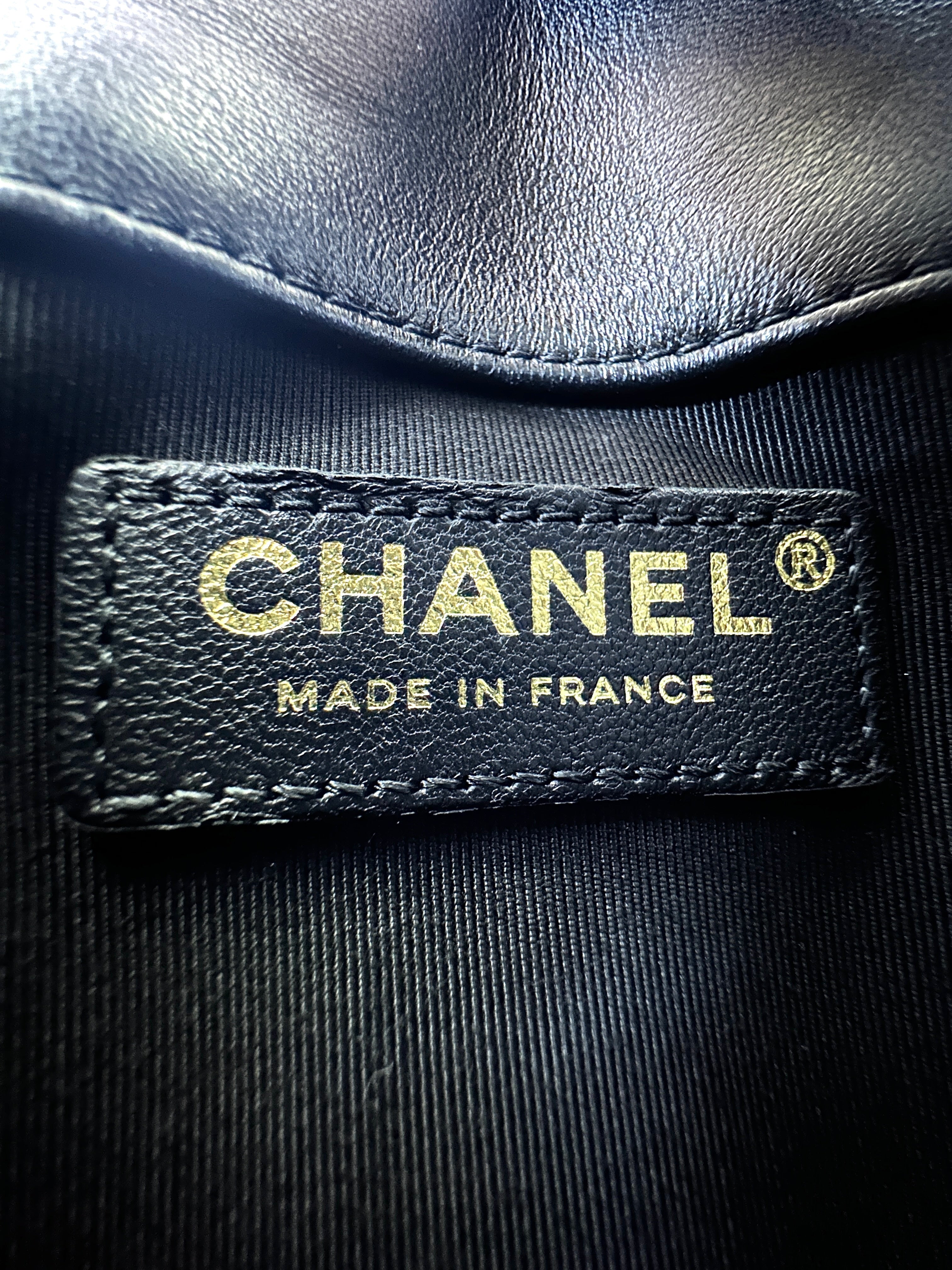 Chanel 20P Black Quilted Leather Phone Holder With Pearl Chain(29***77) CC1694