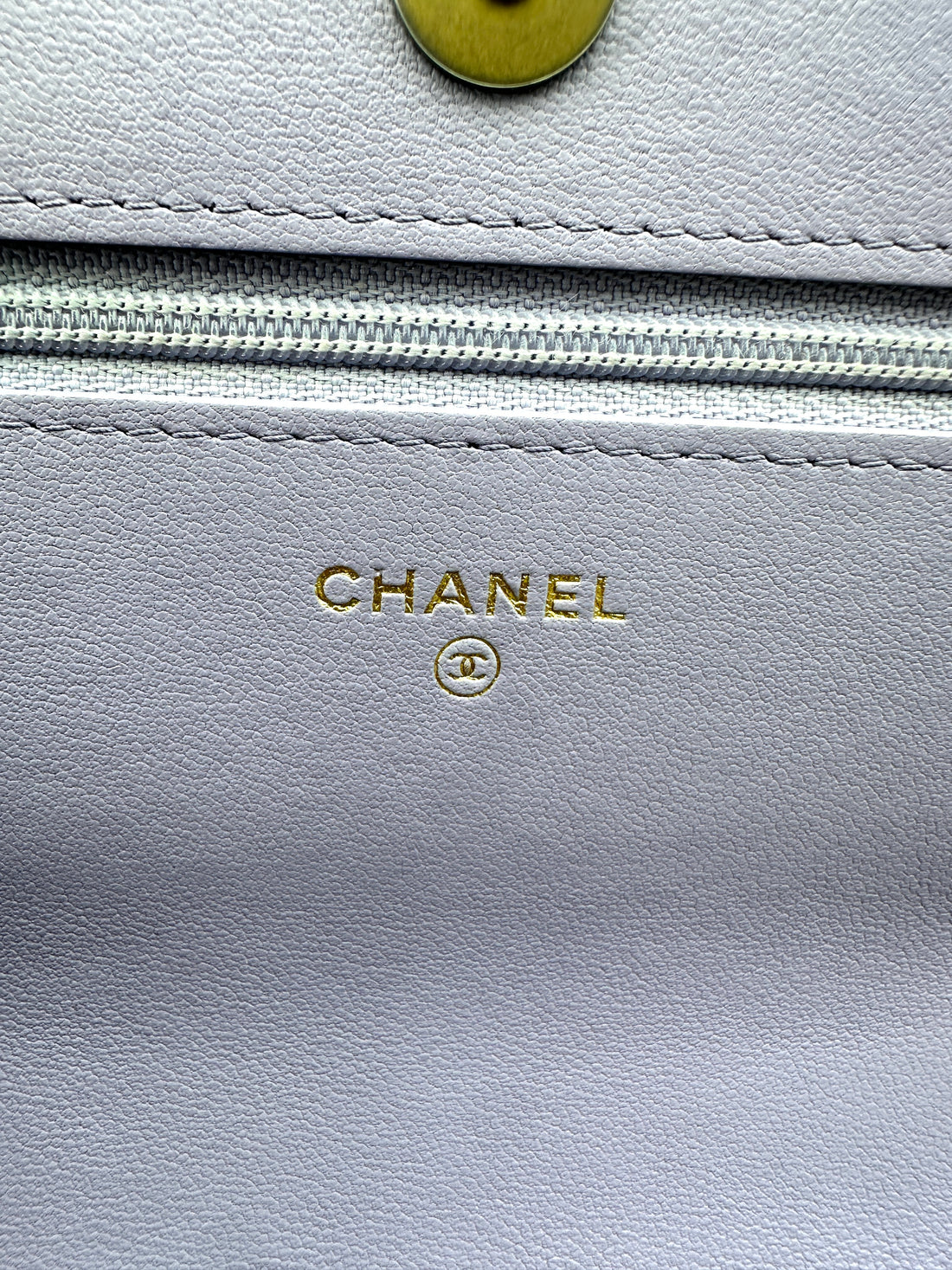 Chanel 21K 19 Light Purple Quilted Leather Wallet On Chain(N3***6L) IRIS131