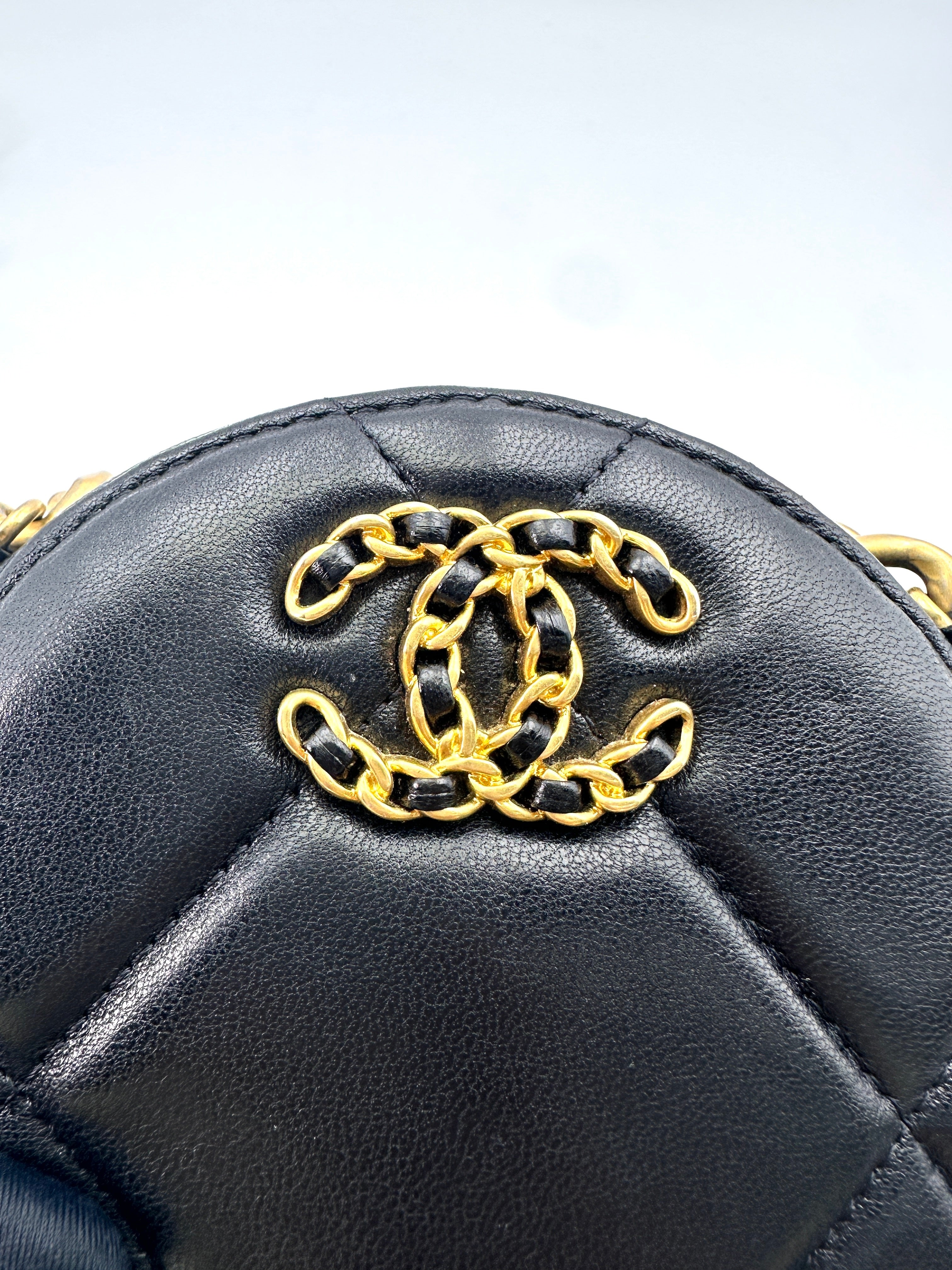 Chanel Black Quilted Leather Round Clutch With Chain(31***83) CC1698