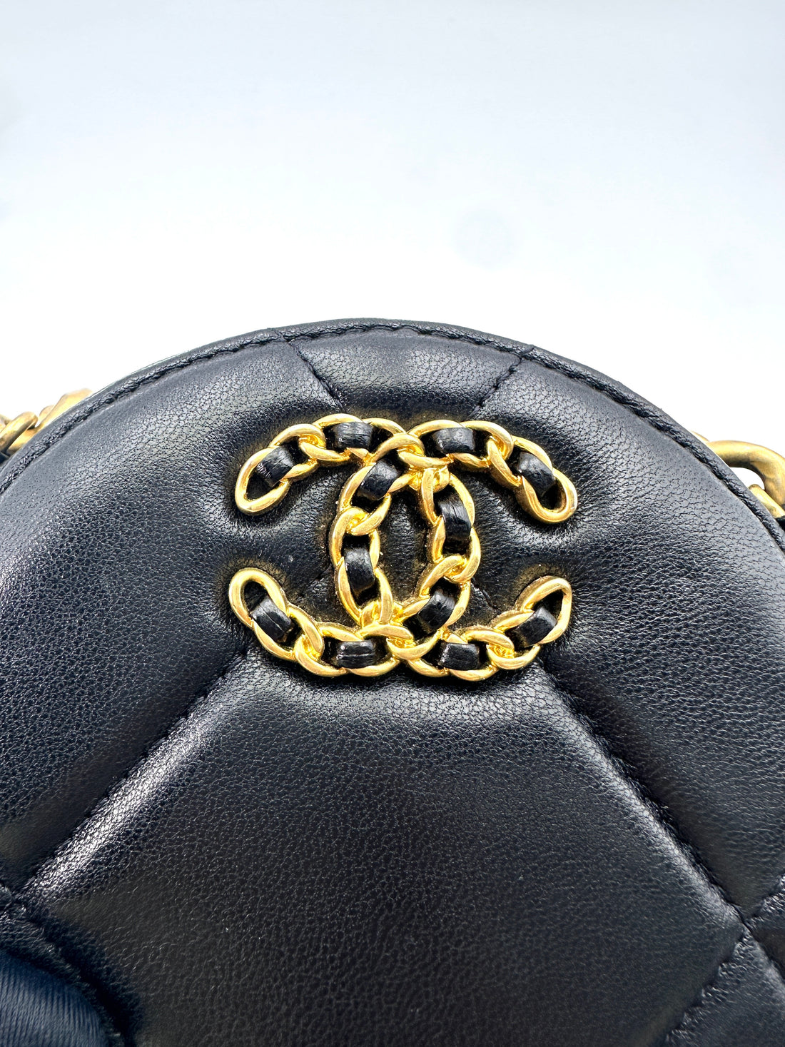 Chanel Black Quilted Leather Round Clutch With Chain(31***83) CC1698