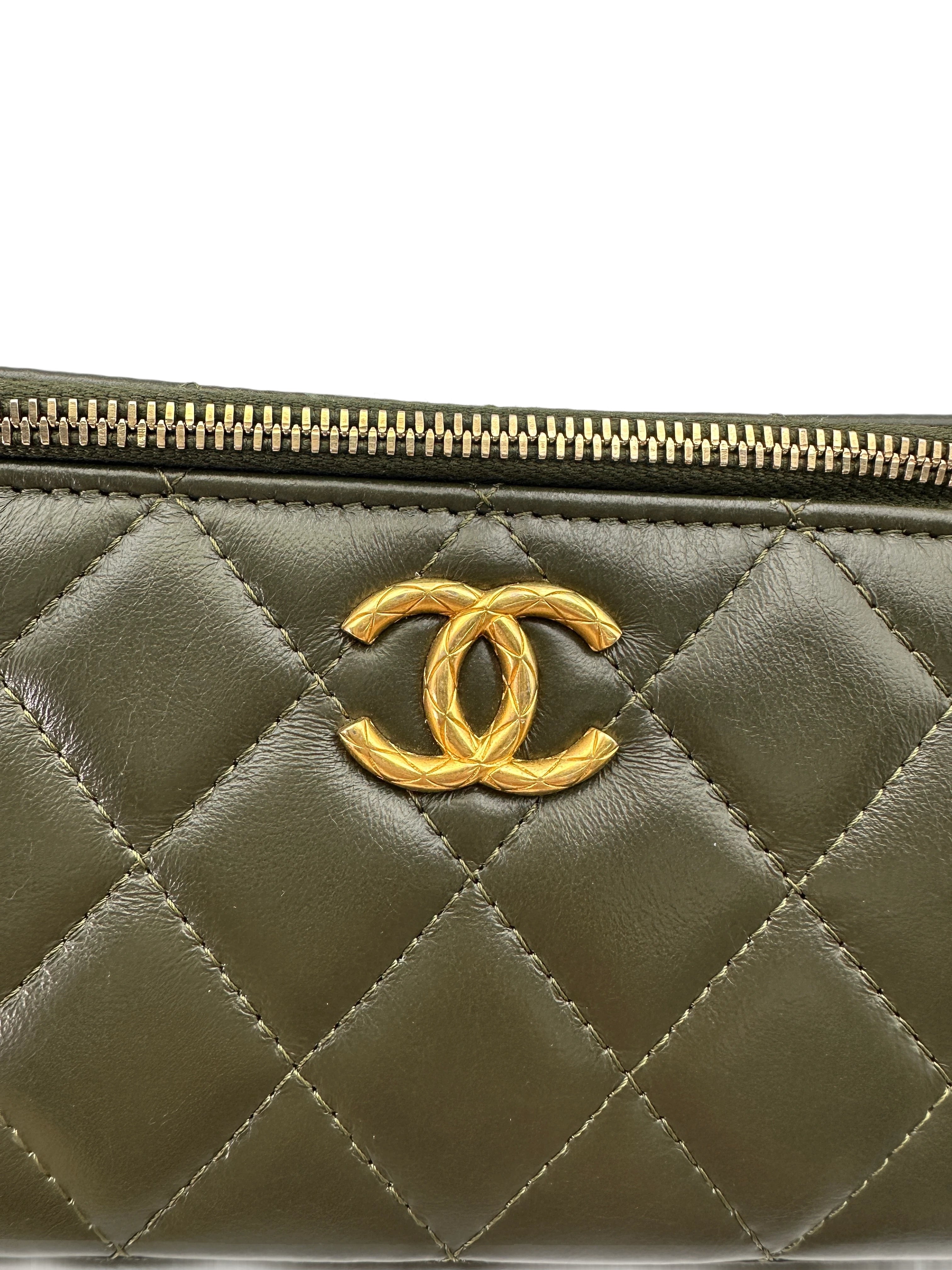 Chanel Green Quilted Leather Vanity Case With Gold Hardware(PJ***GA) IRIS133