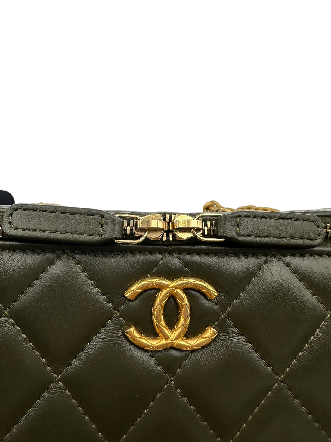 Chanel Green Quilted Leather Vanity Case With Gold Hardware(PJ***GA) IRIS133