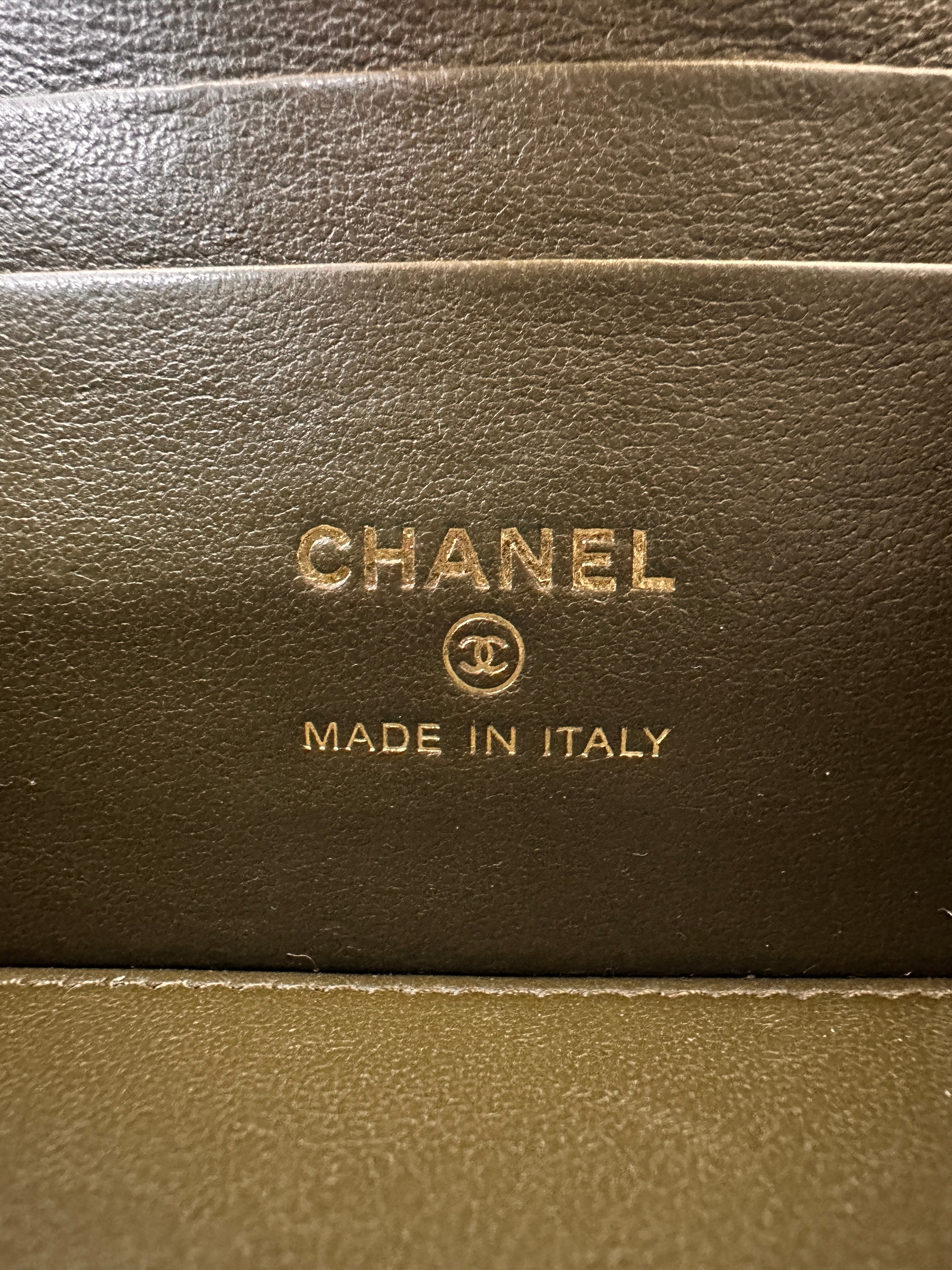 Chanel Green Quilted Leather Vanity Case With Gold Hardware(PJ***GA) IRIS133