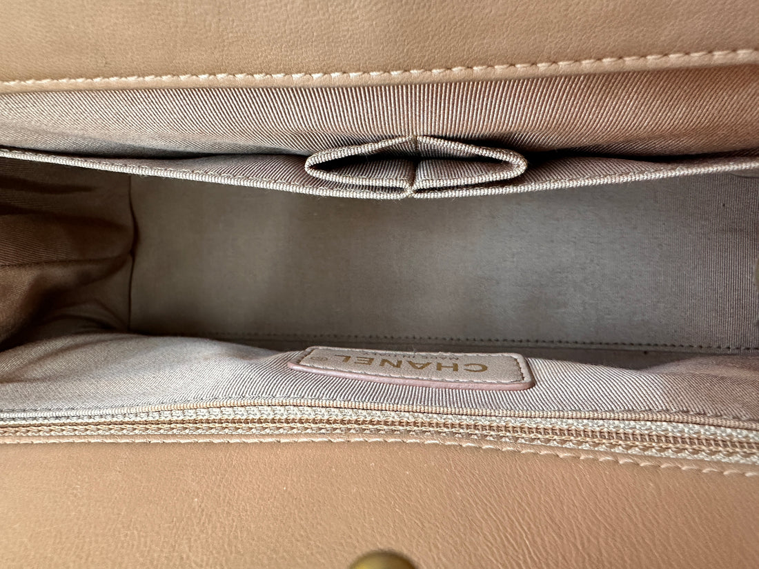 Chanel Brown Chevron Quilted Leather Shoulder Bag With Gold Hardware(24***87) IRIS135