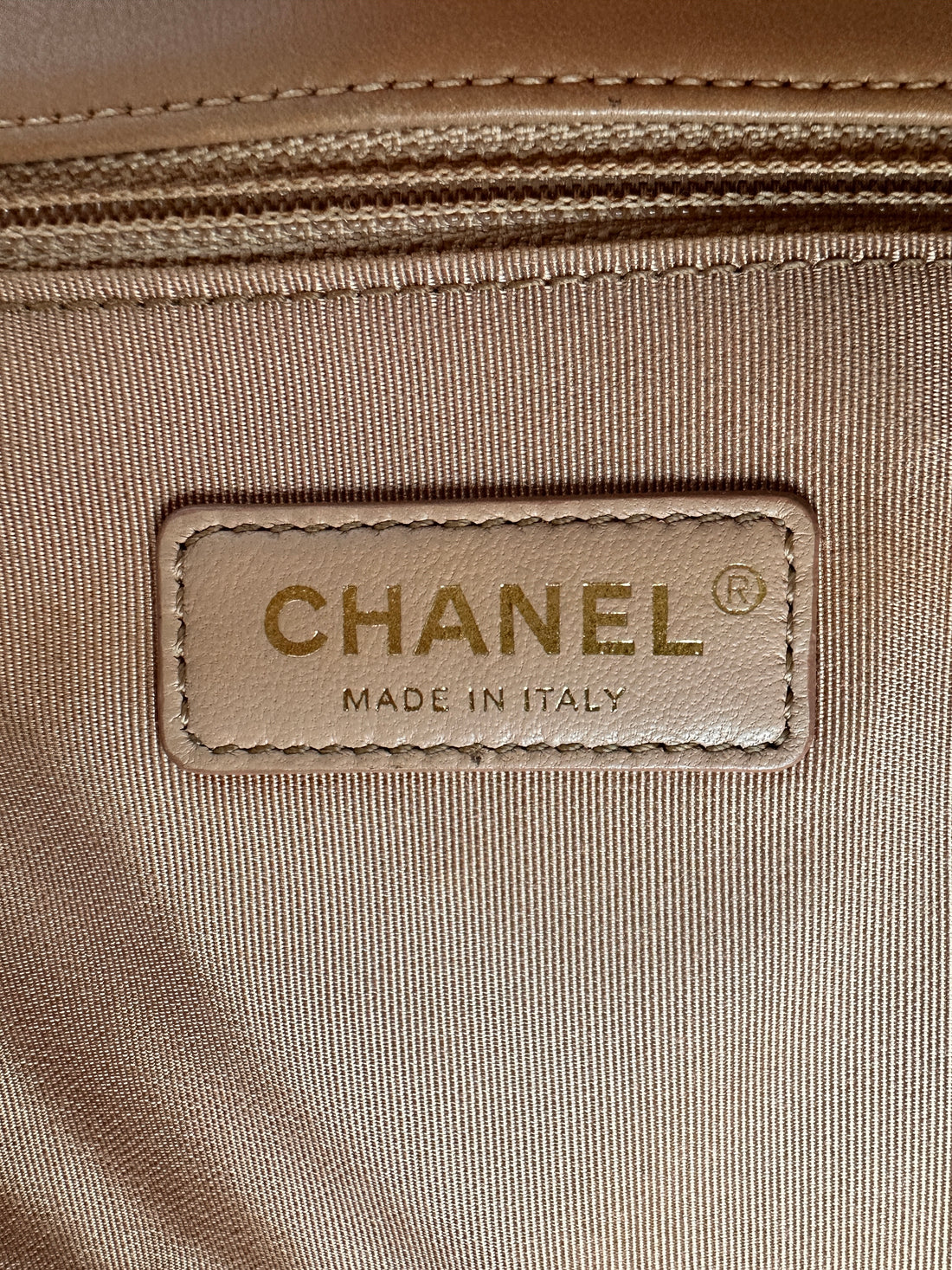 Chanel Brown Chevron Quilted Leather Shoulder Bag With Gold Hardware(24***87) IRIS135