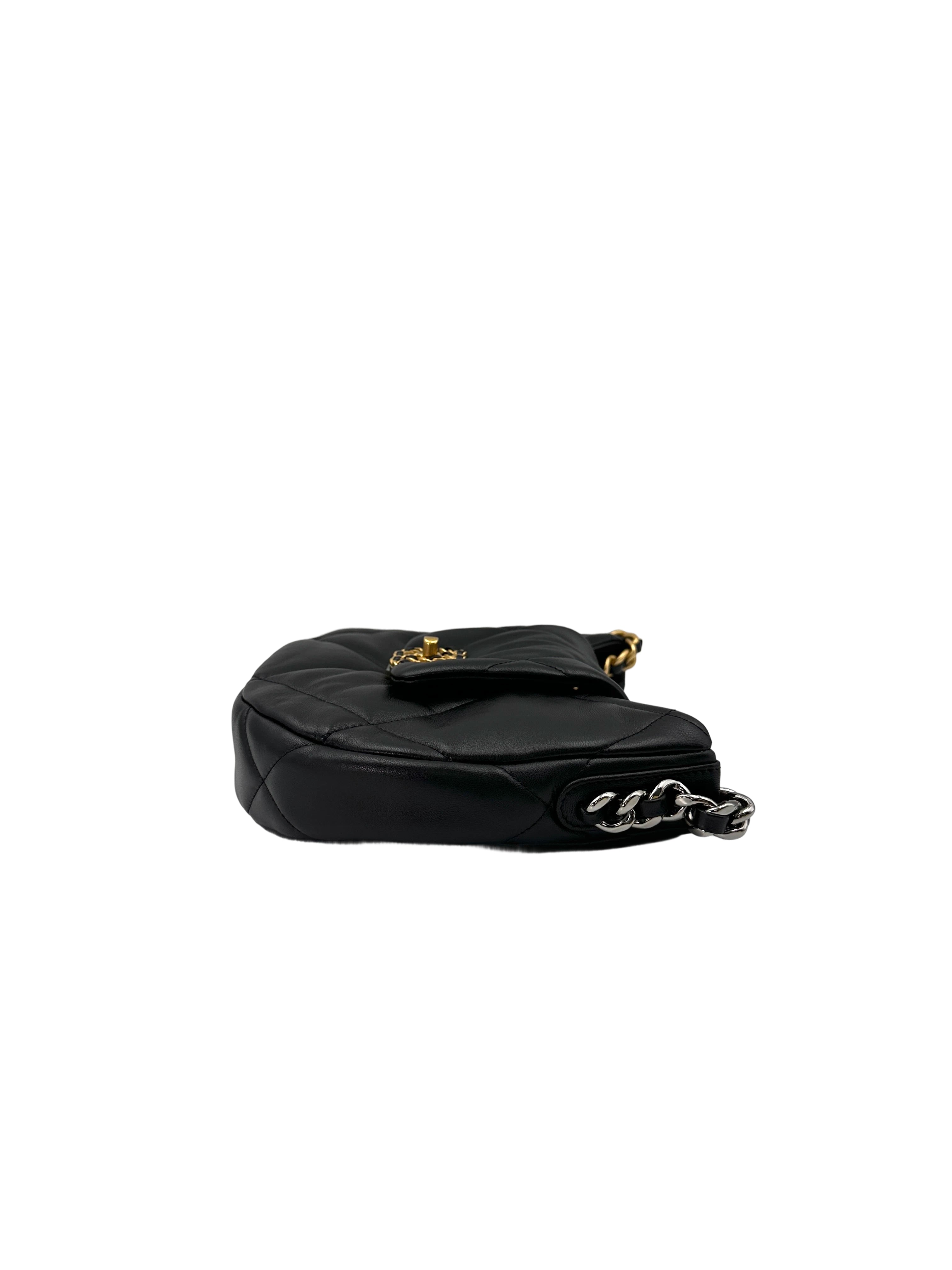 Chanel 24C 19 Black Quilted Hobo Flap Bag(P3***HJ) IRIS137