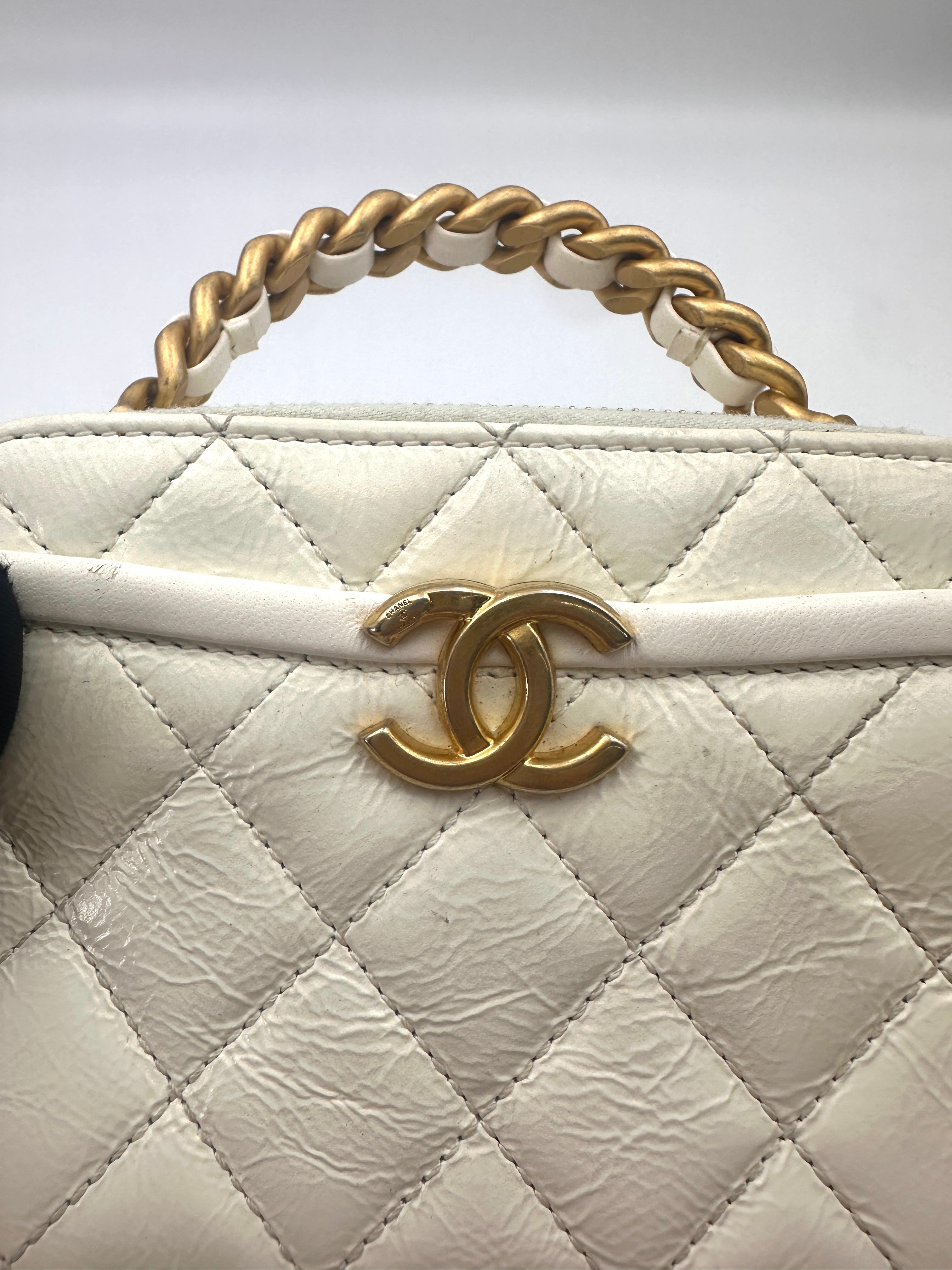 Chanel White Quilted Leather Top Handle Vanity Case With Gold Hardware(30***32) CC1699