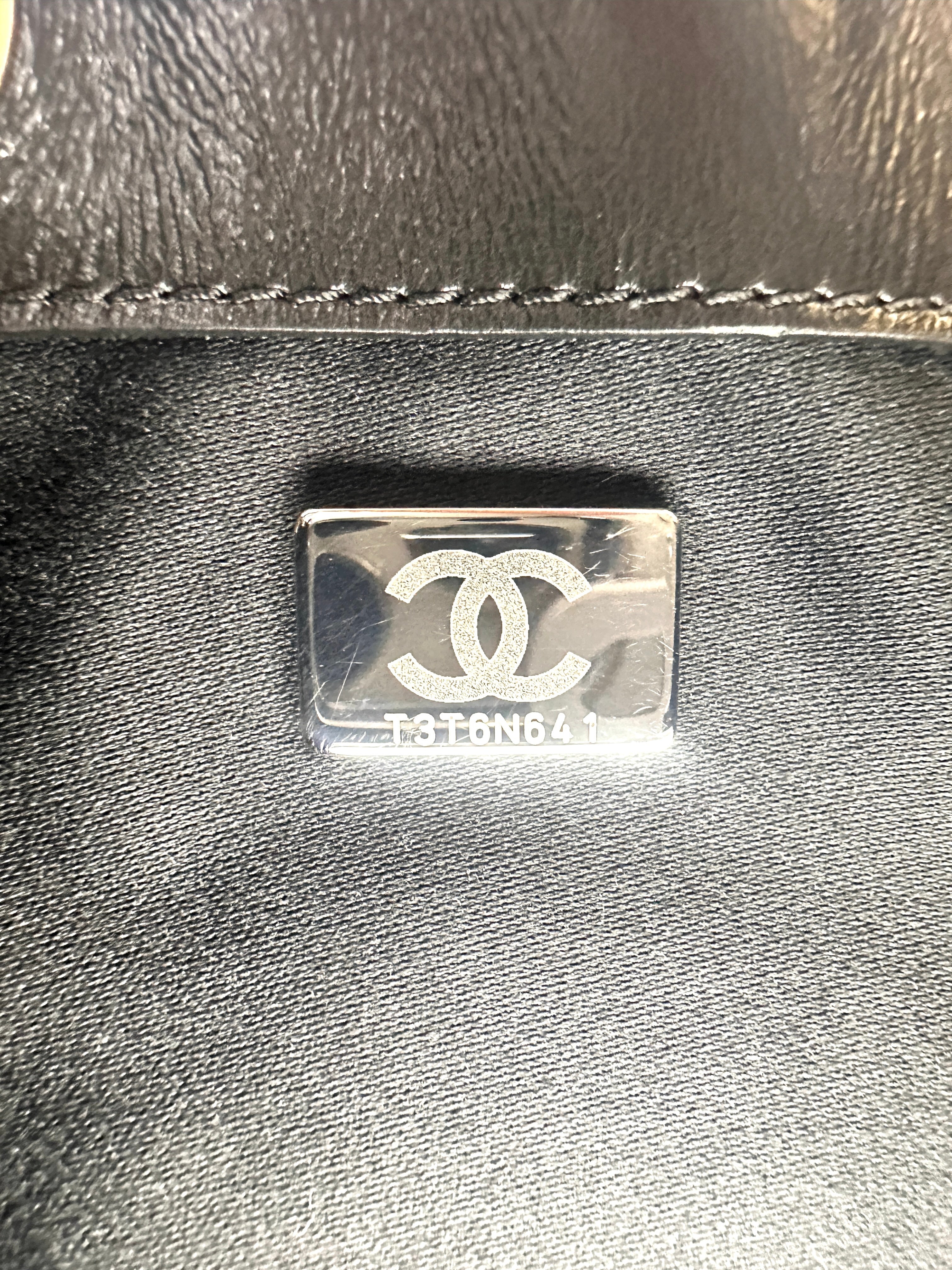 Chanel 25 Black Quilted Leather Medium Size Hobo Bag With Gold Hardware(T3***41) CC1700