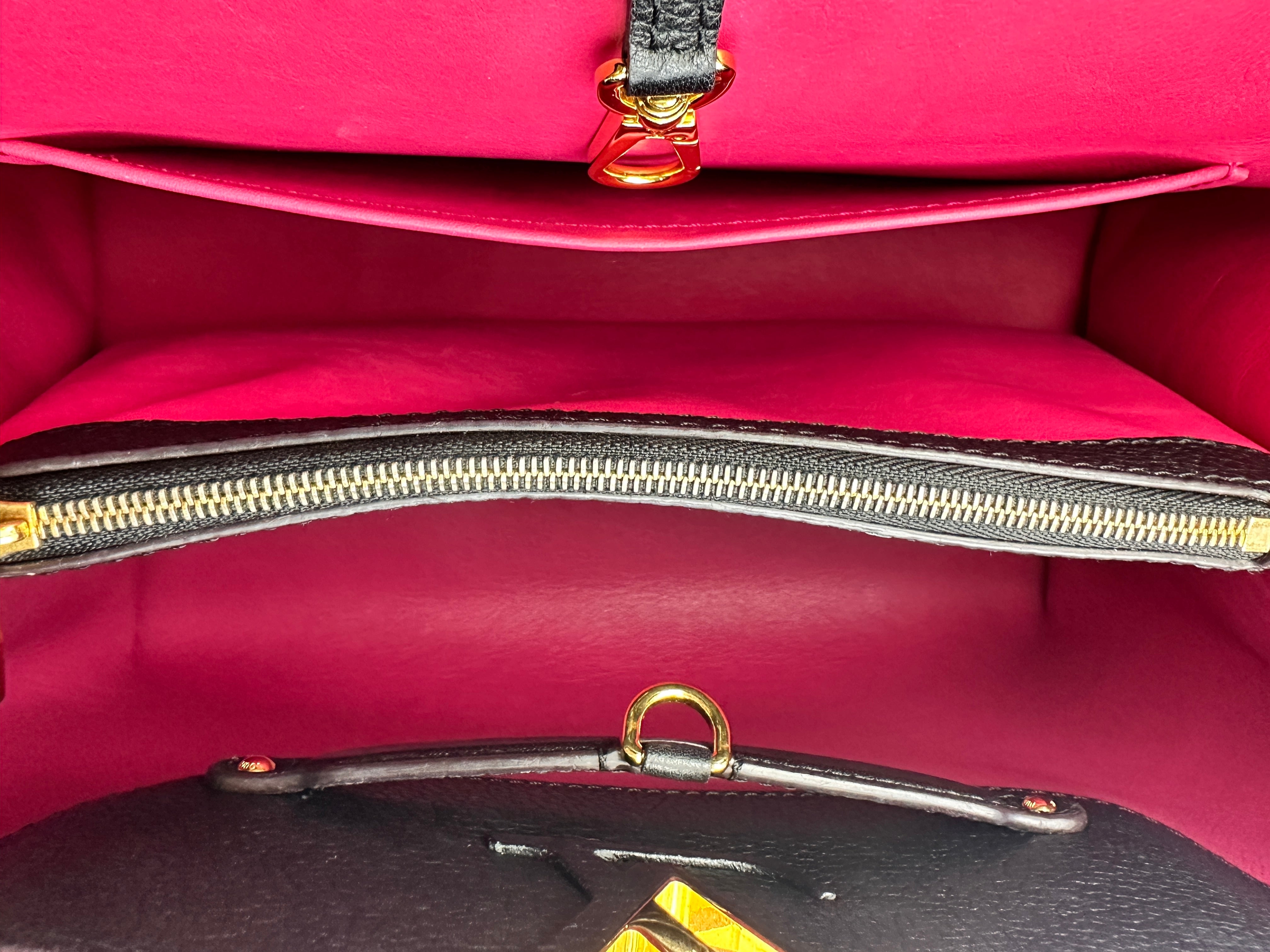 Louis Vuitton Capucines GM Black Calfskin Handle Bag LV2386