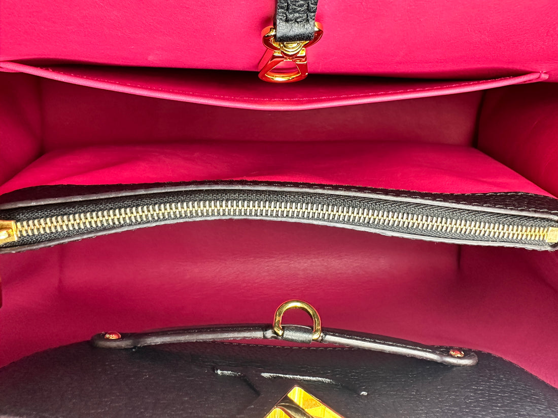 Louis Vuitton Capucines GM Black Calfskin Handle Bag LV2386