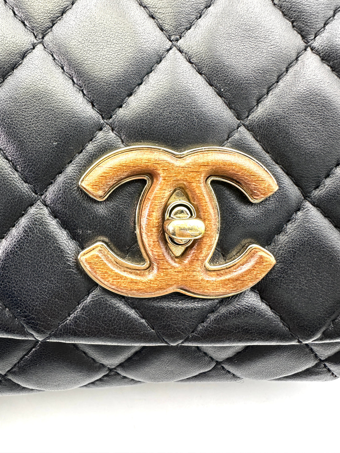 Chanel "Knock On Wood" Black Quilted Leather Top Handle Flap Bag(26***01) IRIS142