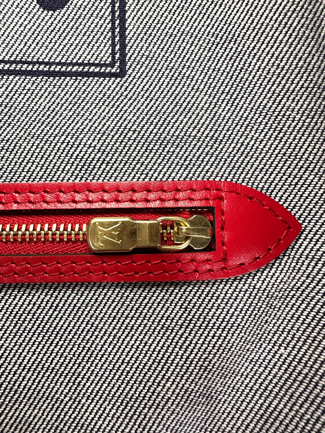 Louis Vuitton Neverfull Patchwork Monogram Denim Handle Bag LV2392