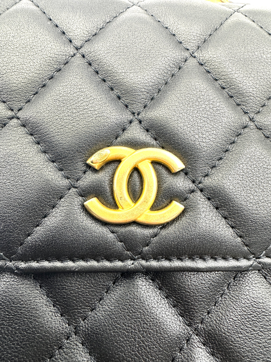 Chanel Black Quilted Lambskin Phone Holder With Pearl Chain(31***28) CC1716