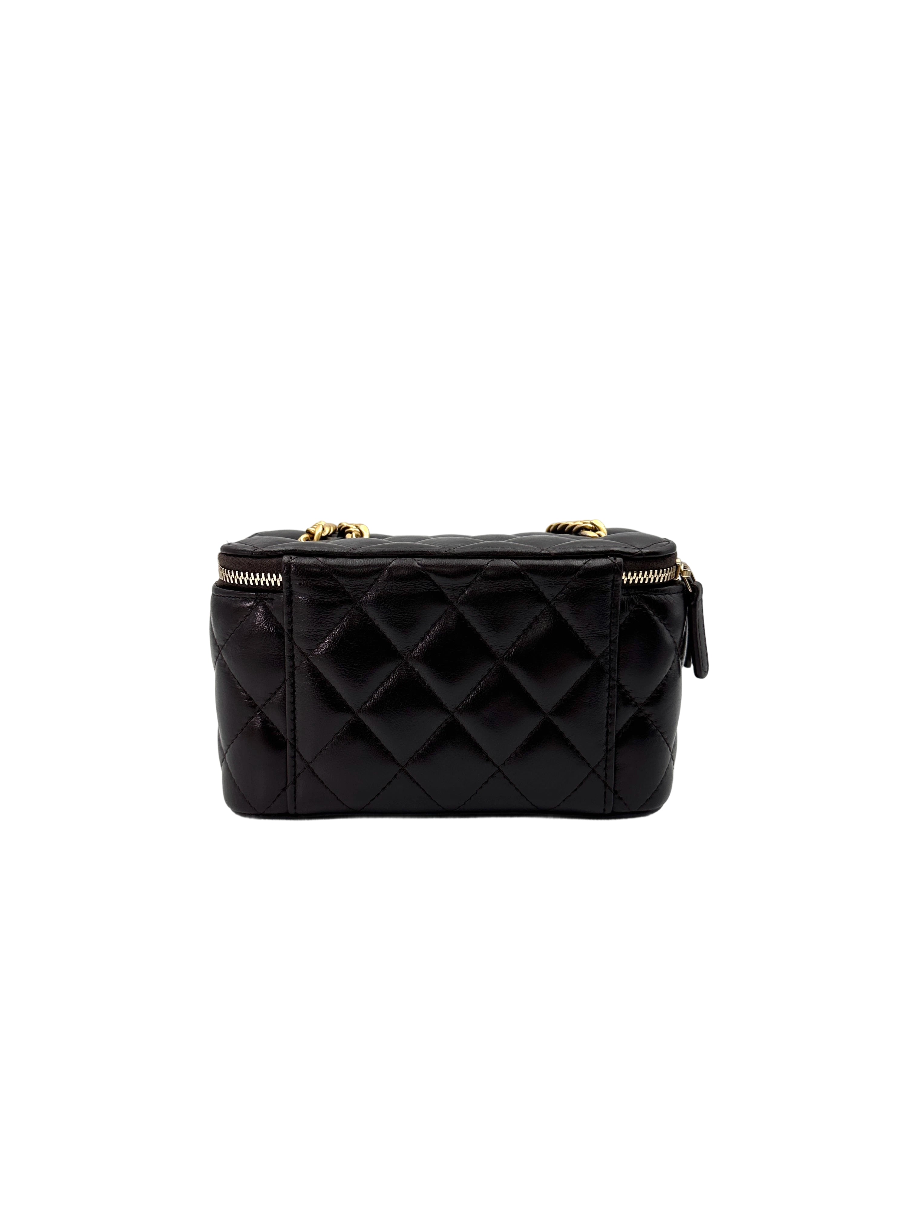 Chanel Purple Quilted Leather Vanity Case With Gold Hardware(PG***N4) CC1715
