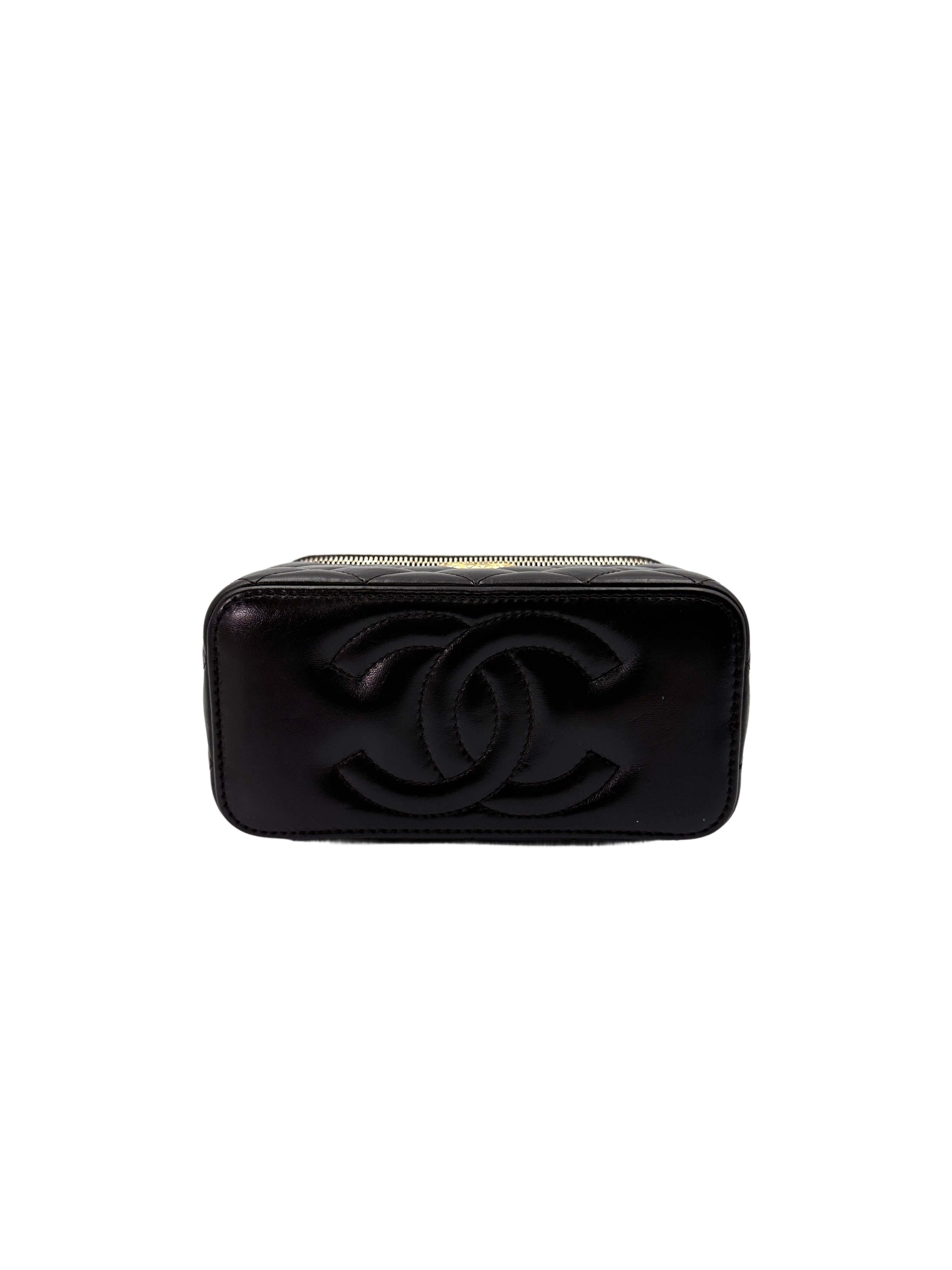 Chanel Purple Quilted Leather Vanity Case With Gold Hardware(PG***N4) CC1715