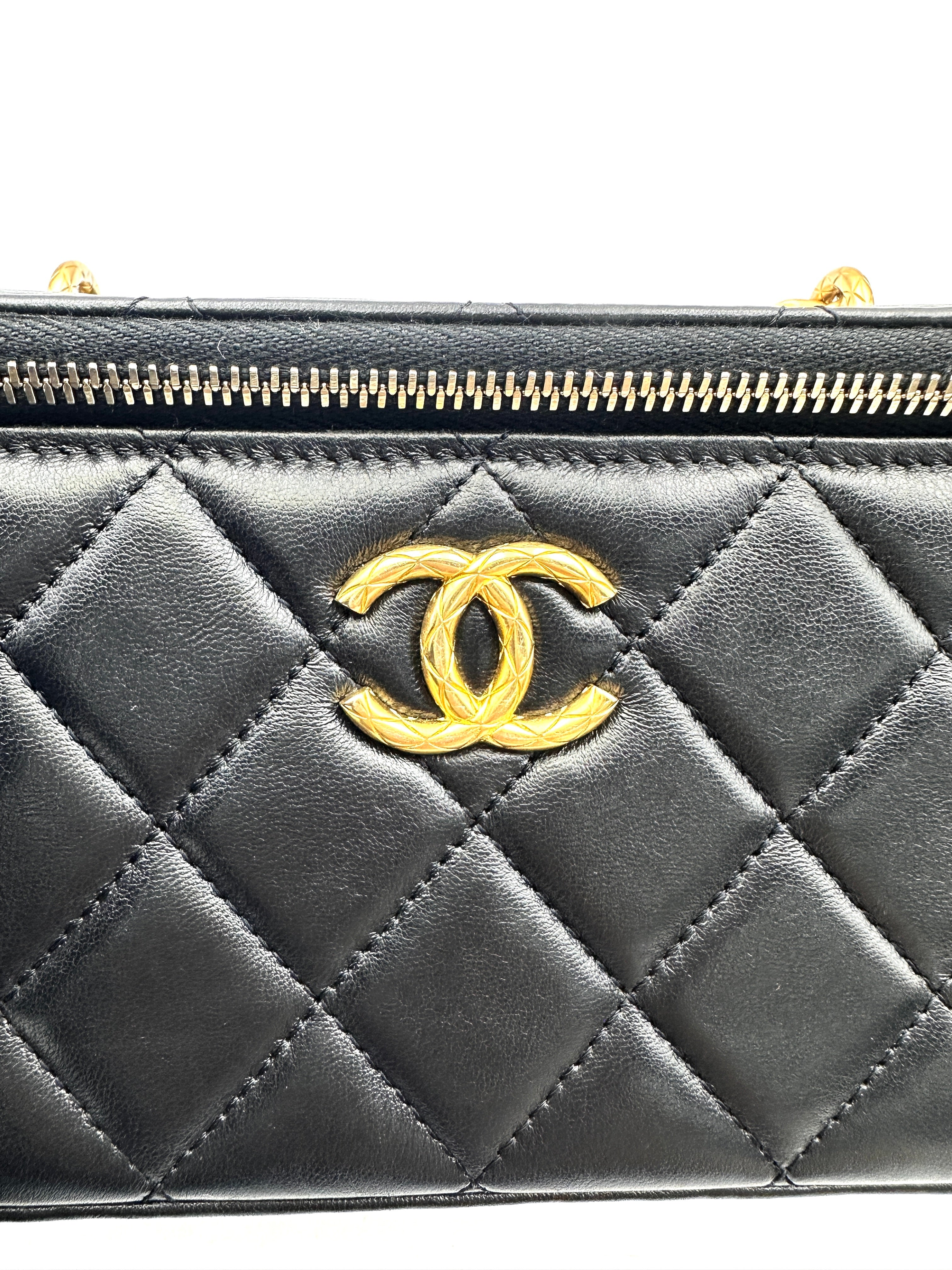 Chanel Black Quilted Lambskin Vanity Case With Gold Hardware(UA***61) CC1721