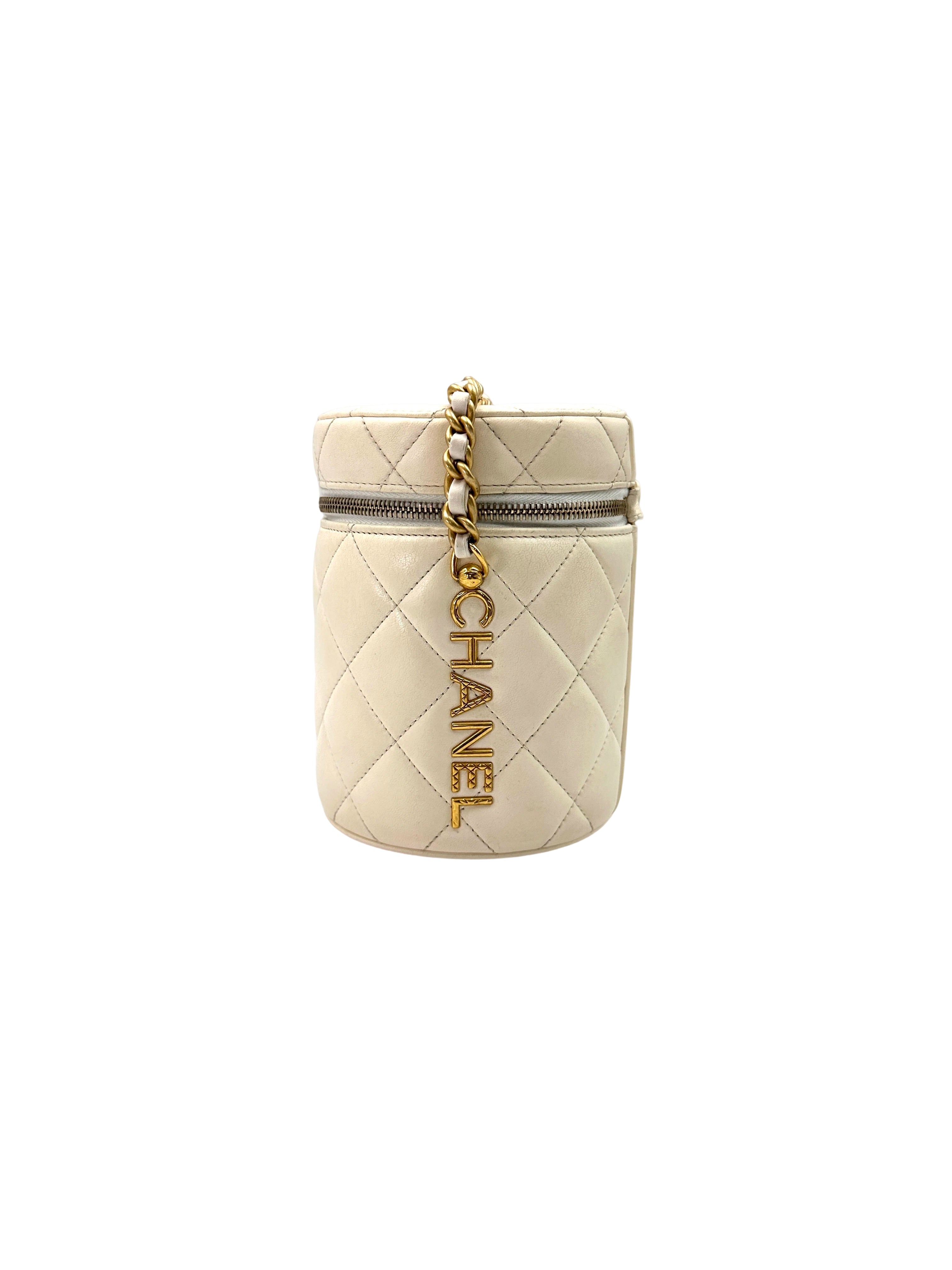 Chanel 21B White Quilted Leather Vanity Case With Gold Hardware(T3***AG) IRIS136