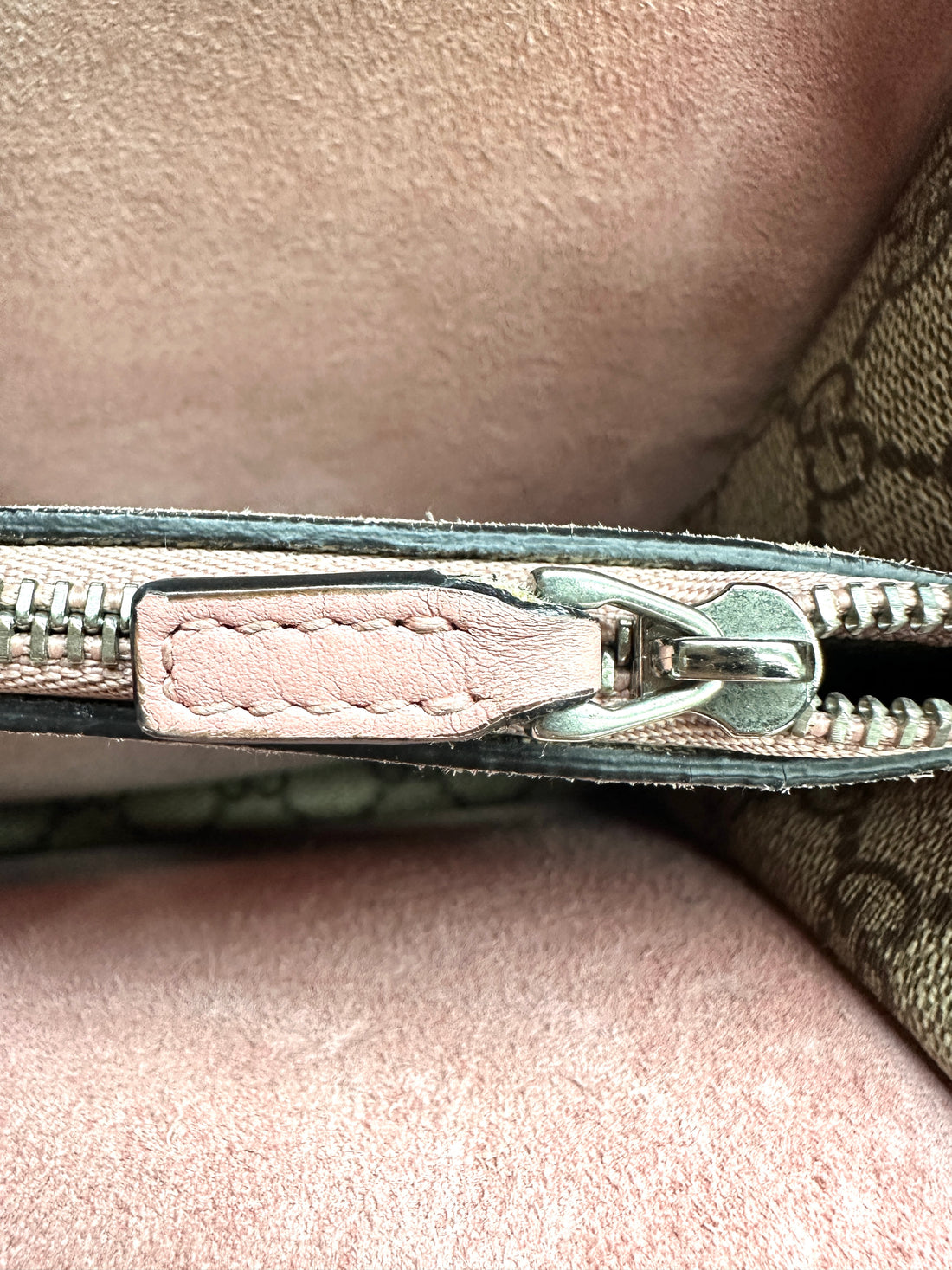 Gucci Dionysus GG Supreme Canvas Crystal Embellishments Shoulder Bag GG835
