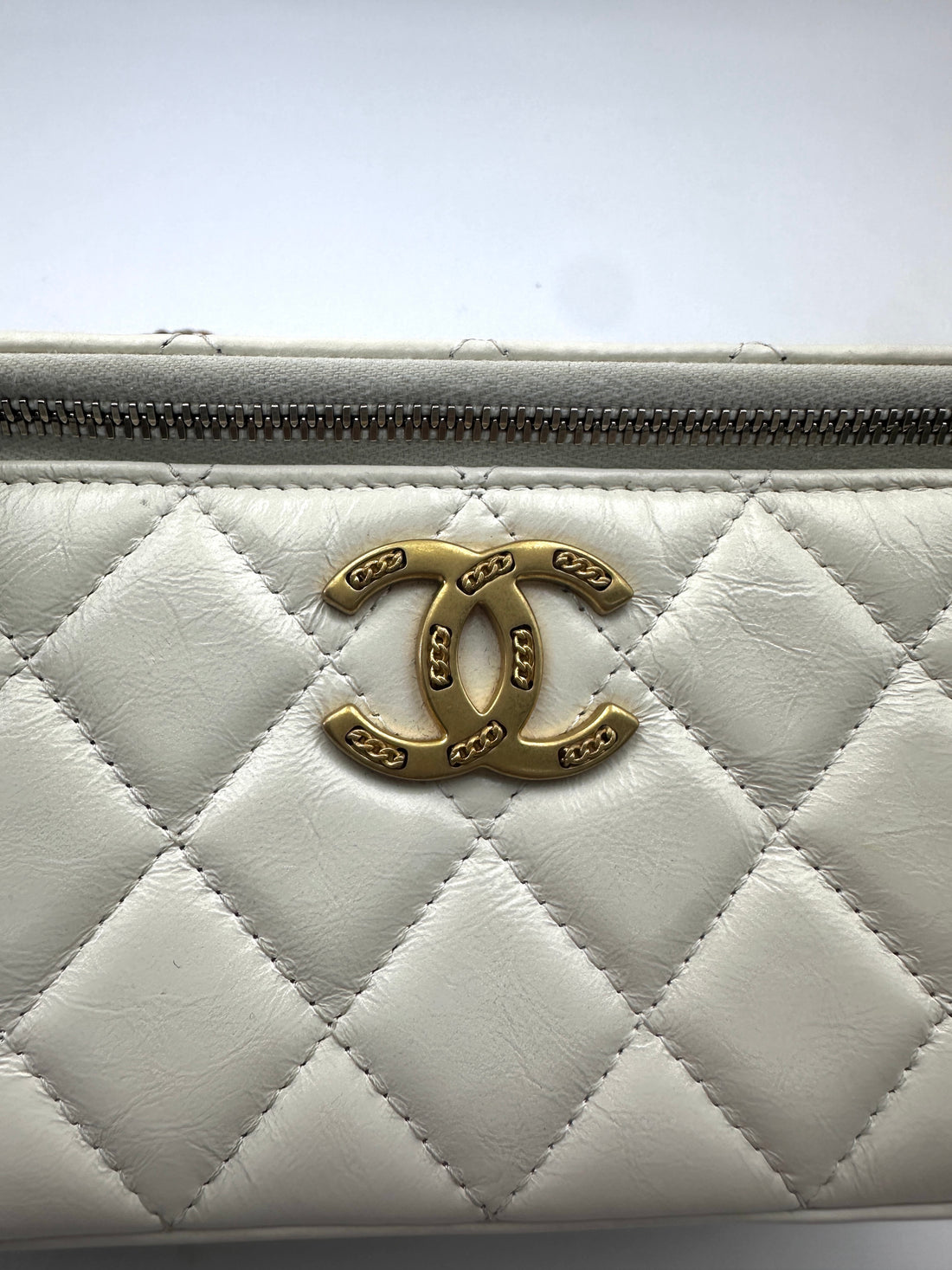 Chanel White Quilted Calfskin Vanity Case With Gold Hardware(E1***U2) CC1723