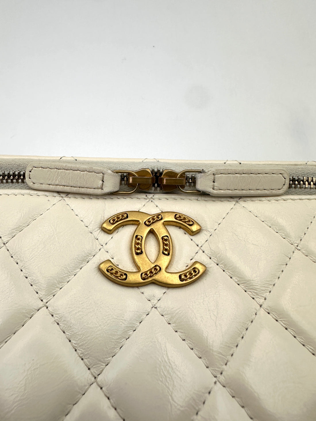 Chanel White Quilted Calfskin Vanity Case With Gold Hardware(E1***U2) CC1723
