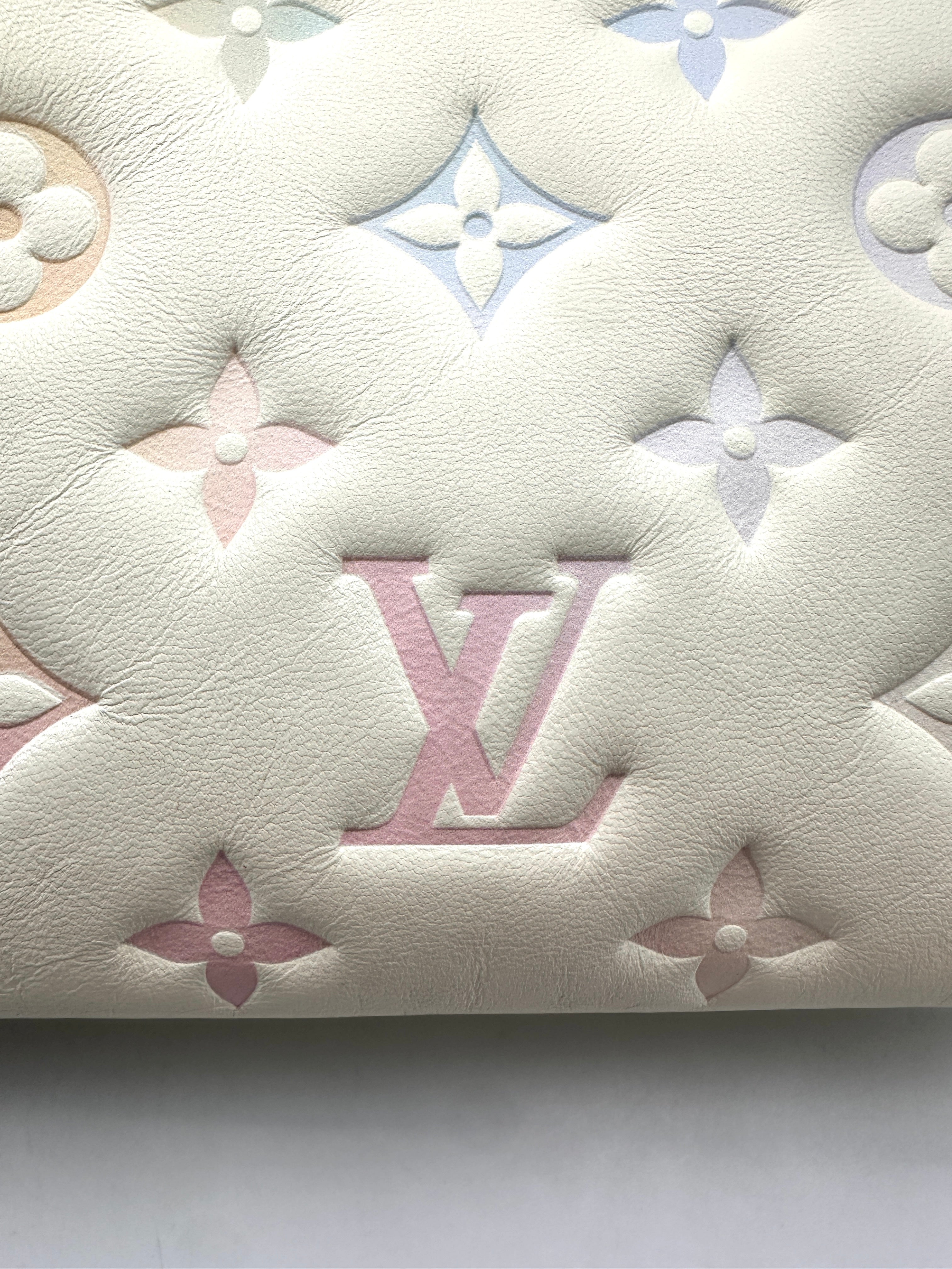 Louis Vuitton Coussin Milky Way White Monogram Embossed Puffy Leather Shoulder Bag LV2401