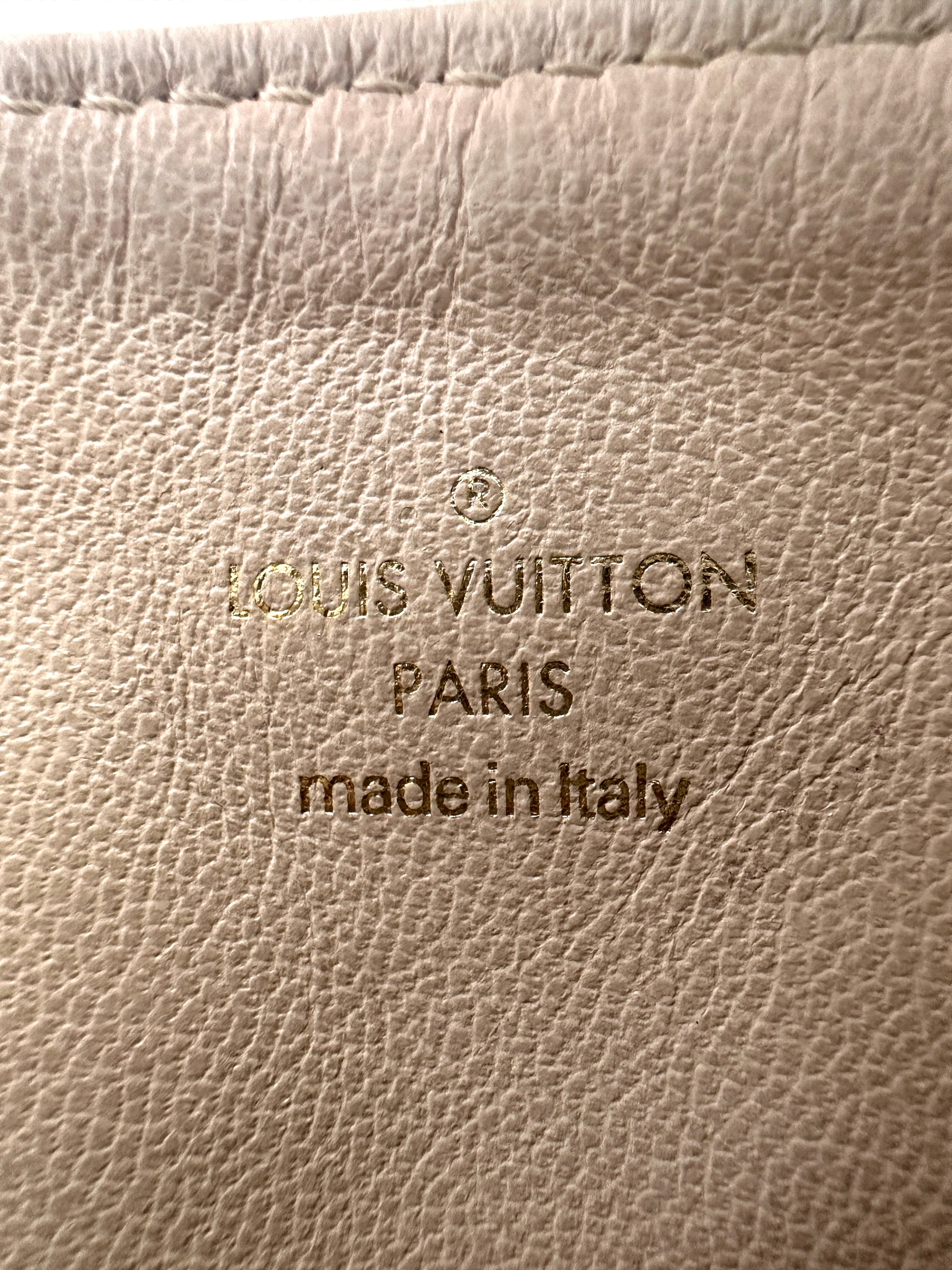Louis Vuitton Coussin Milky Way White Monogram Embossed Puffy Leather Shoulder Bag LV2401
