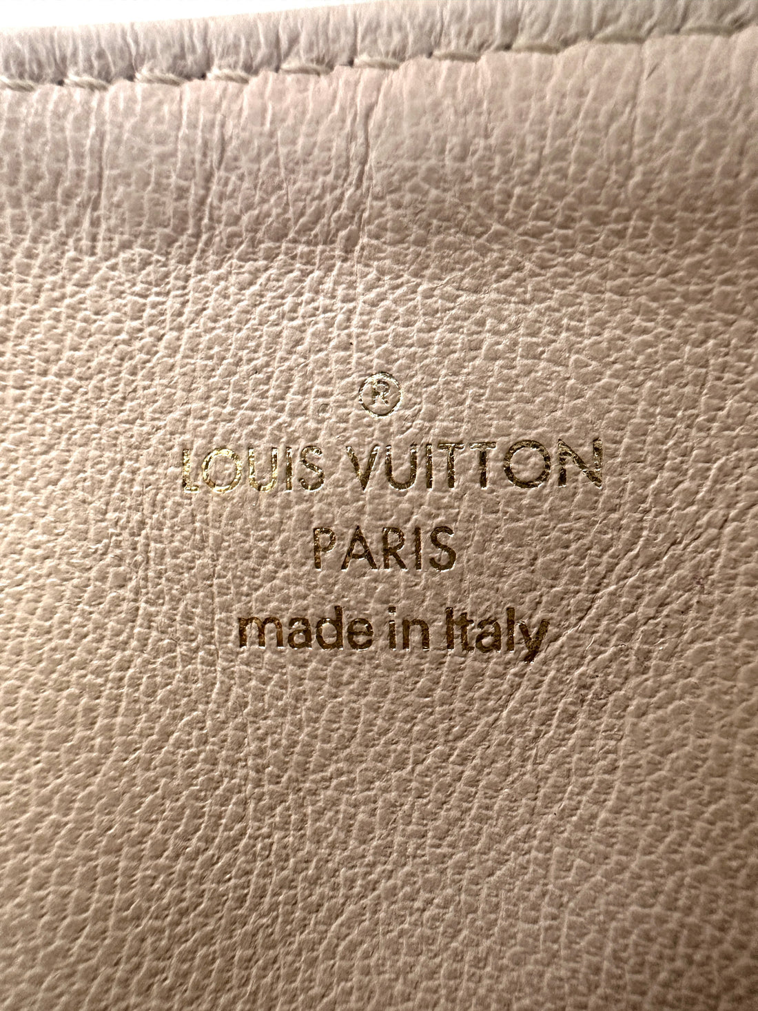 Louis Vuitton Coussin Milky Way White Monogram Embossed Puffy Leather Shoulder Bag LV2401