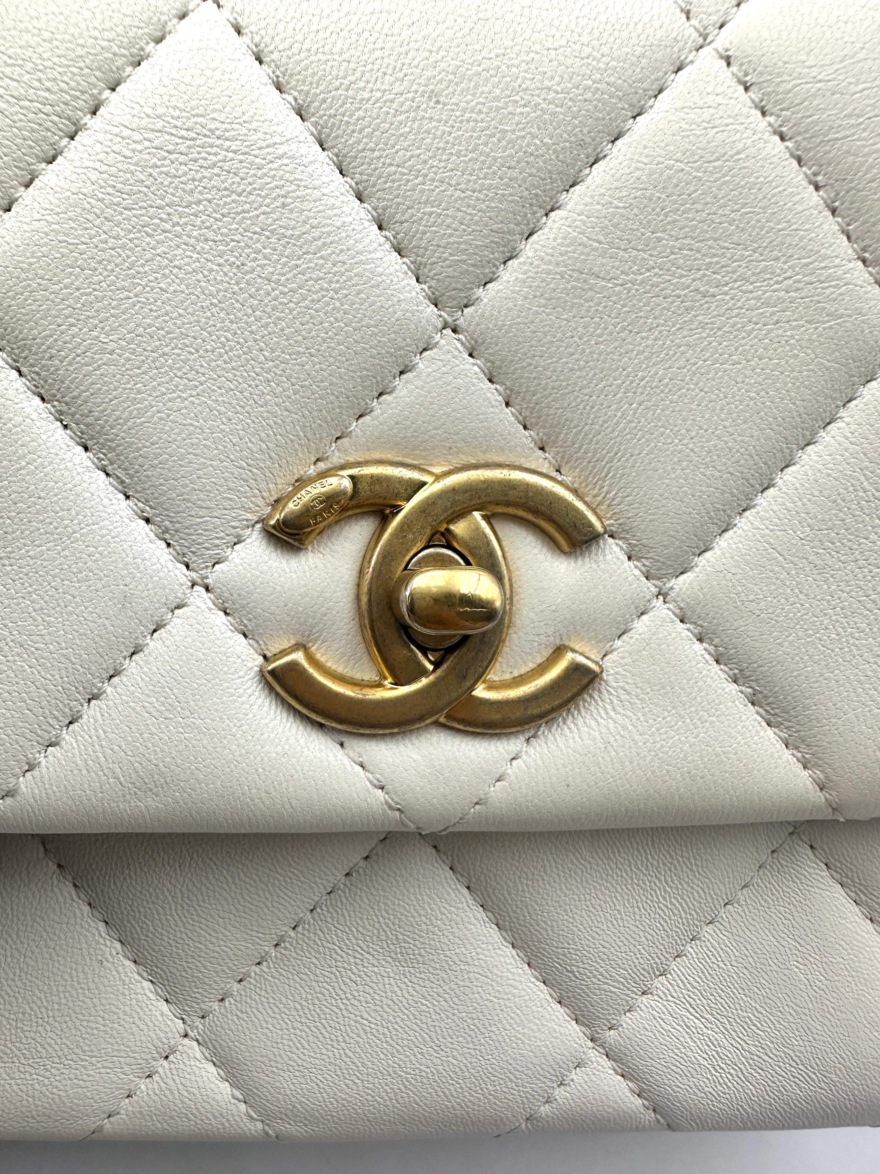Chanel 21B White Quilted Lambskin Flap Bag With Gold Hardware(HJ***44) CC1735