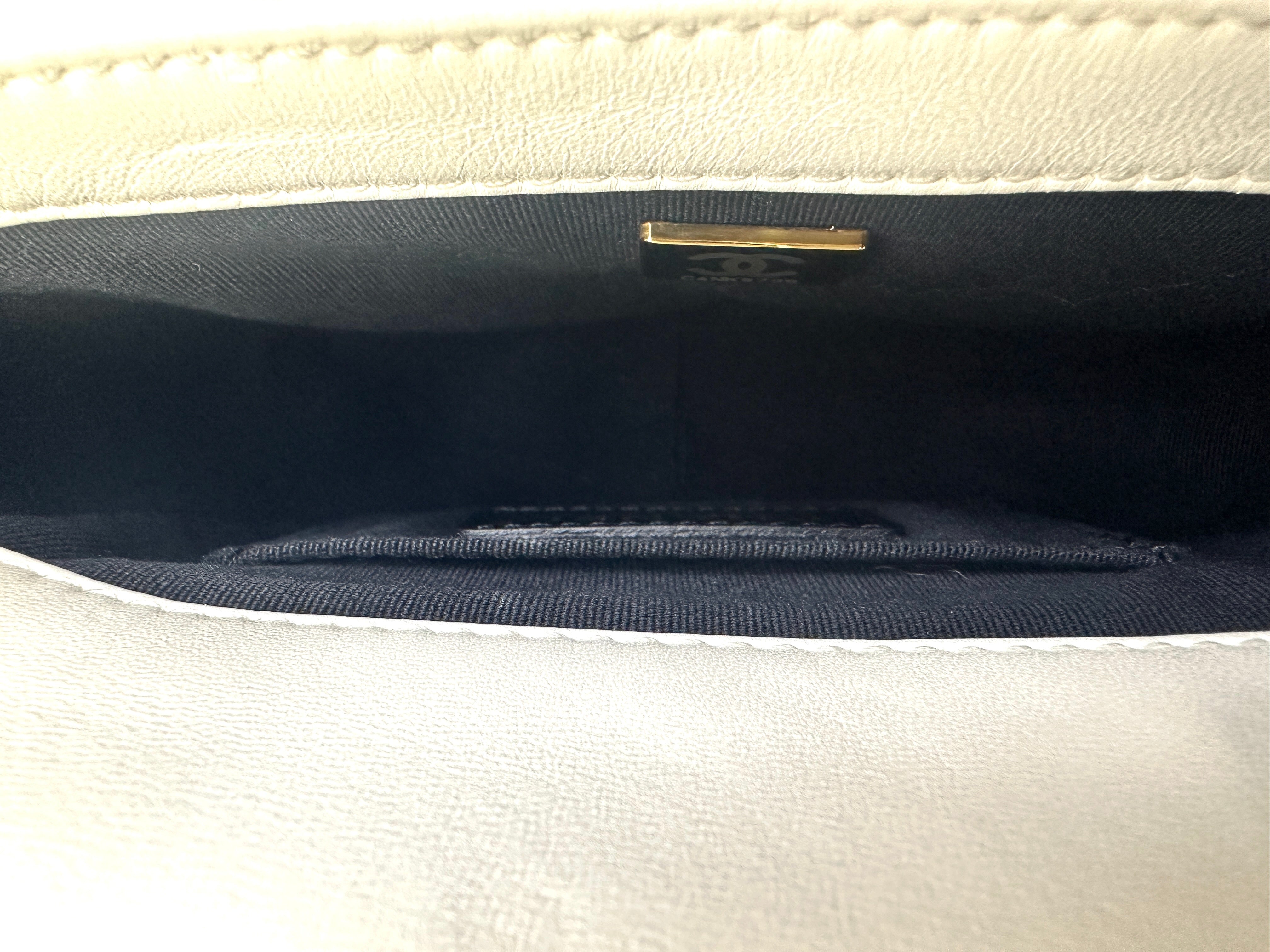 Chanel 21B White Quilted Lambskin Flap Bag With Gold Hardware(HJ***44) CC1735