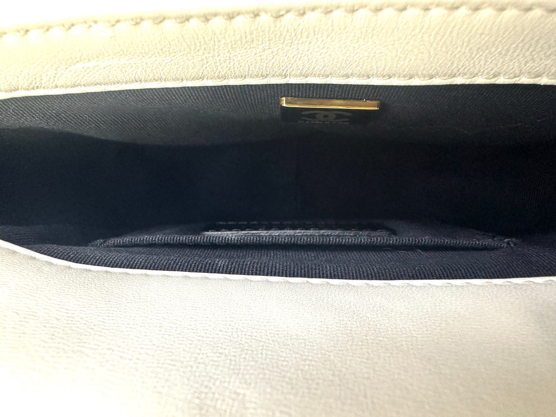Chanel 21B White Quilted Lambskin Flap Bag With Gold Hardware(HJ***44) CC1735