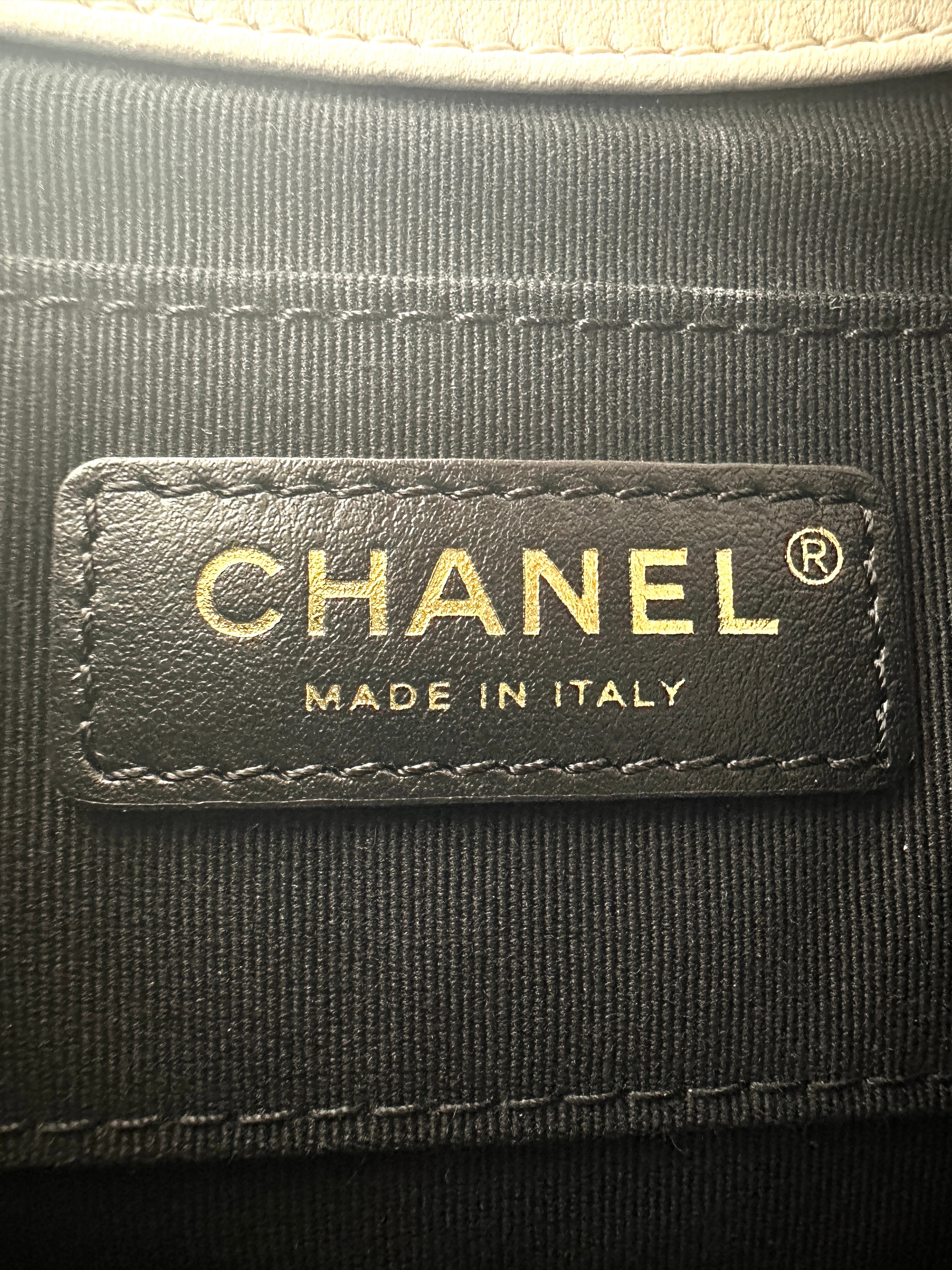Chanel 21B White Quilted Lambskin Flap Bag With Gold Hardware(HJ***44) CC1735