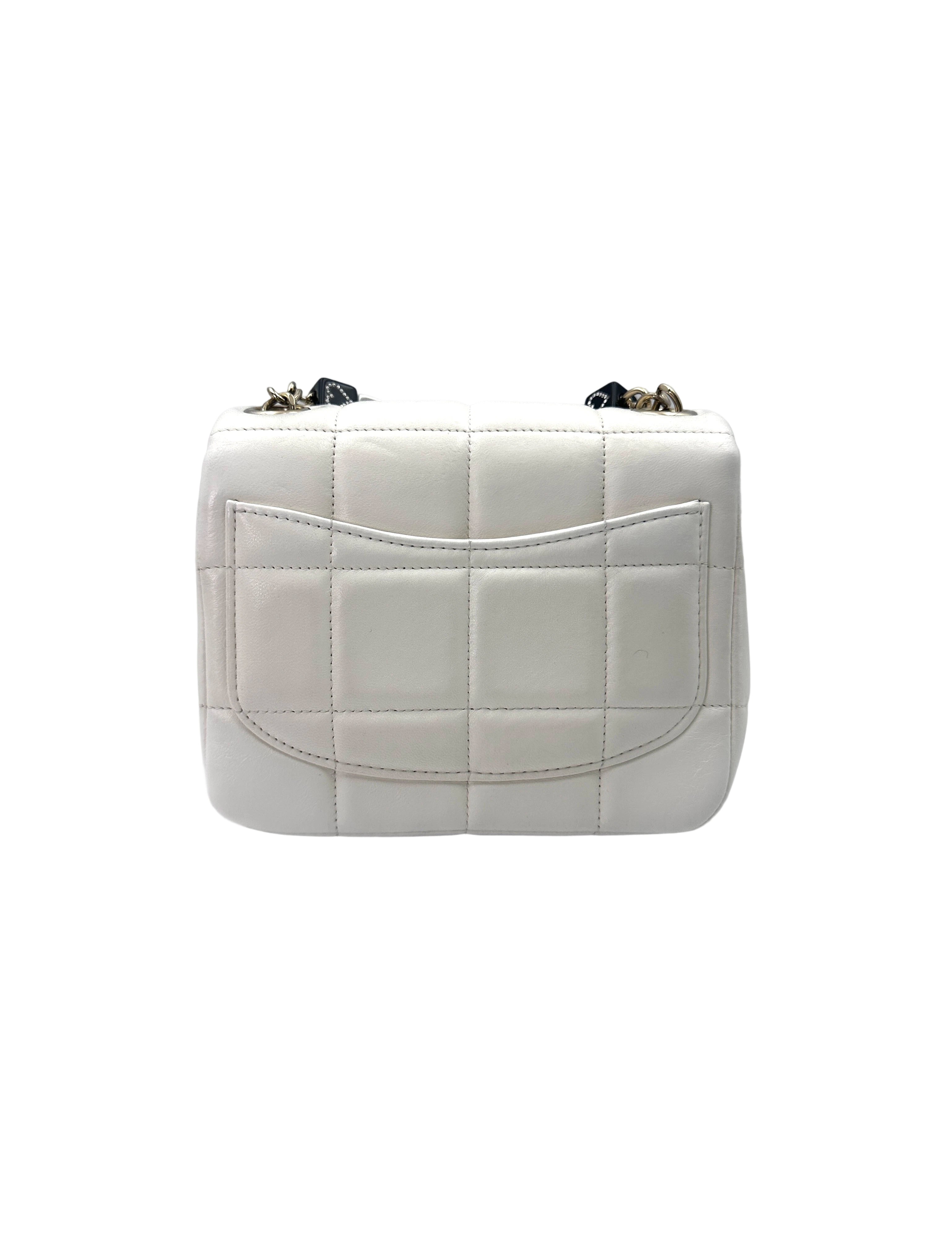 Chanel White Quilted Leather Flap Bag With Gold Hardware(AE***4E) CC1734