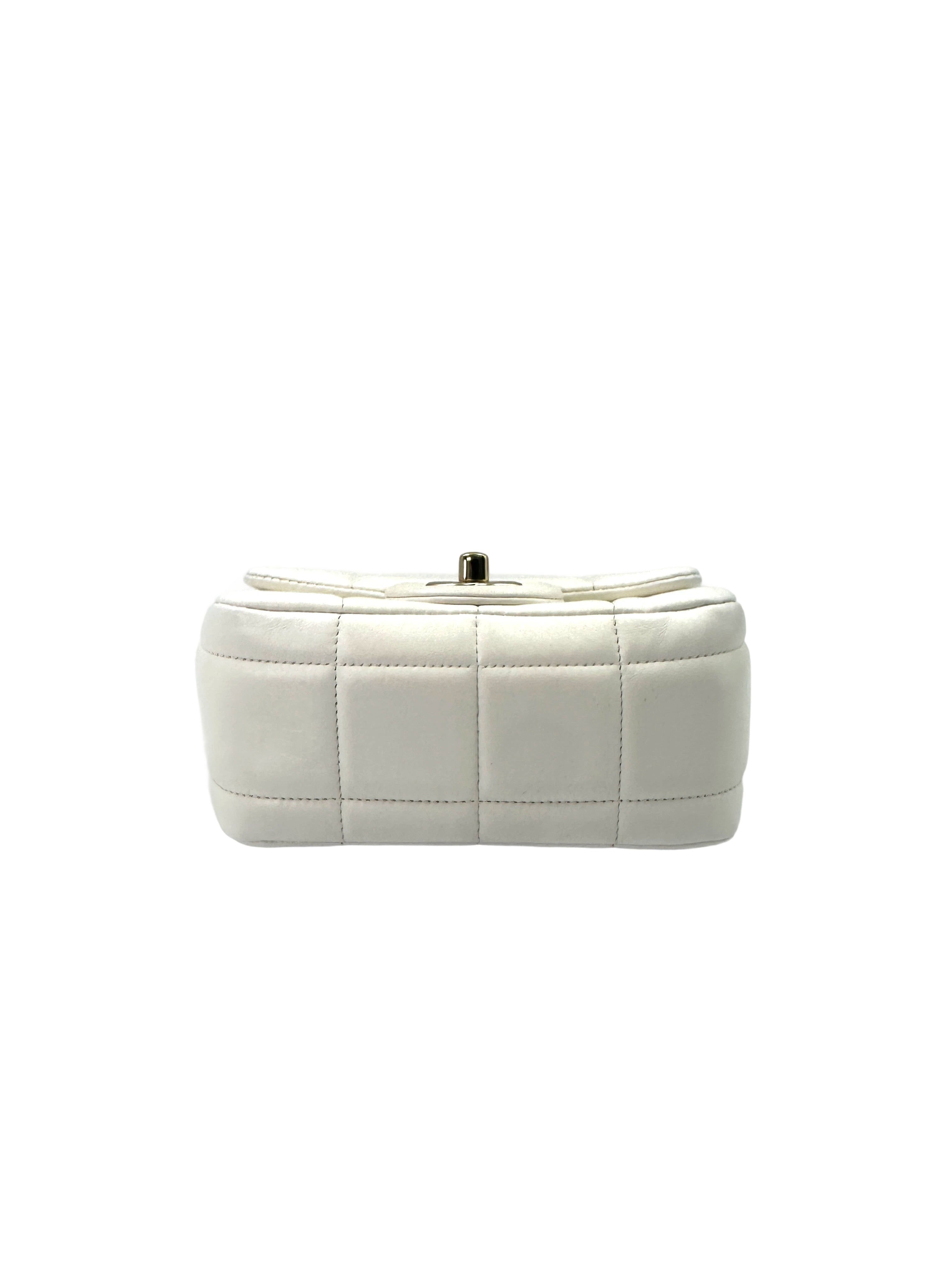 Chanel White Quilted Leather Flap Bag With Gold Hardware(AE***4E) CC1734