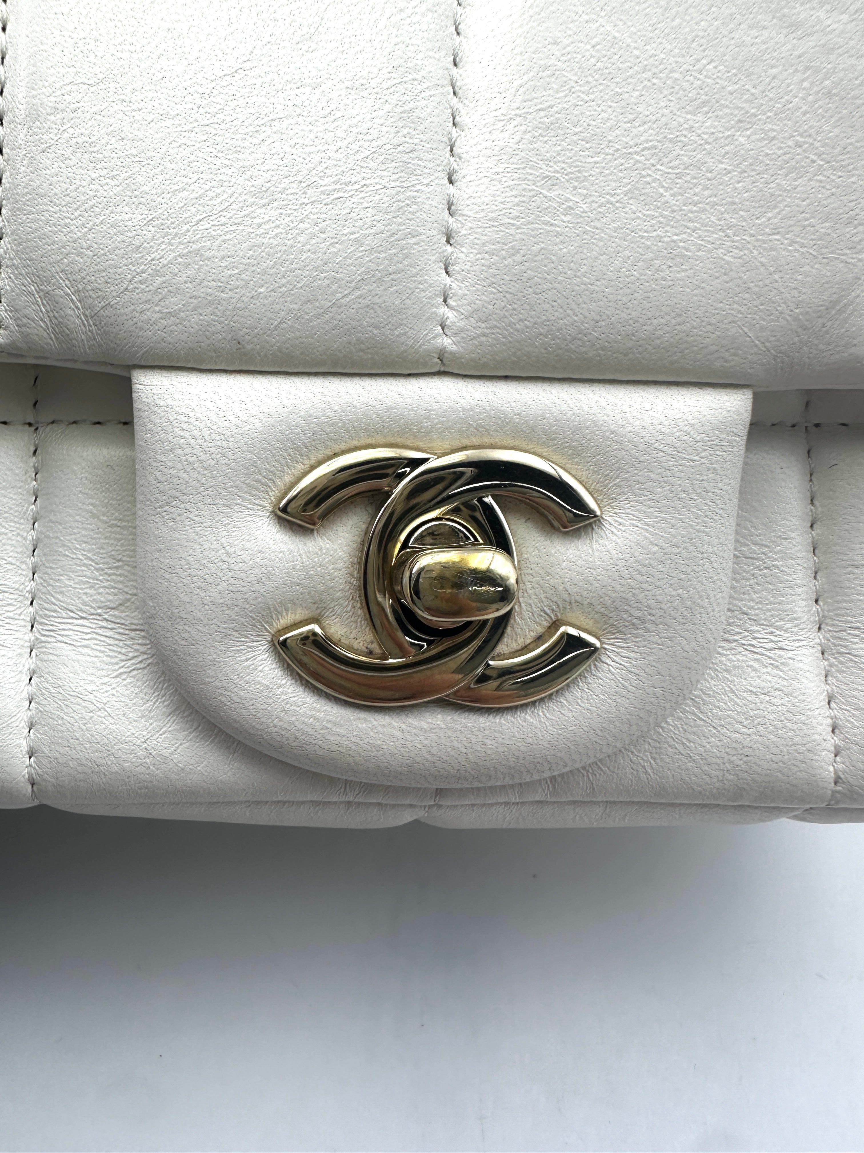 Chanel White Quilted Leather Flap Bag With Gold Hardware(AE***4E) CC1734
