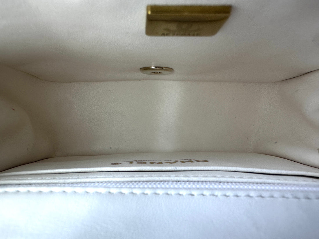 Chanel White Quilted Leather Flap Bag With Gold Hardware(AE***4E) CC1734
