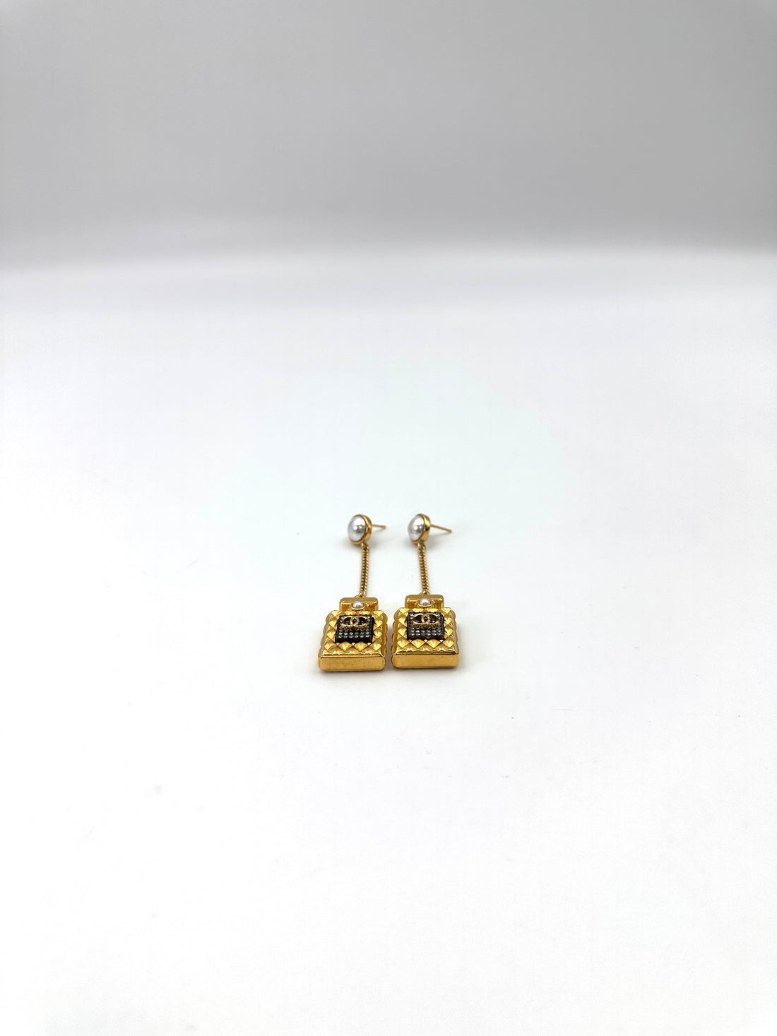 Chanel 21V Metal Crystal Pearl No.5 Perfume Bottle Chain Drop Earrings CC1732