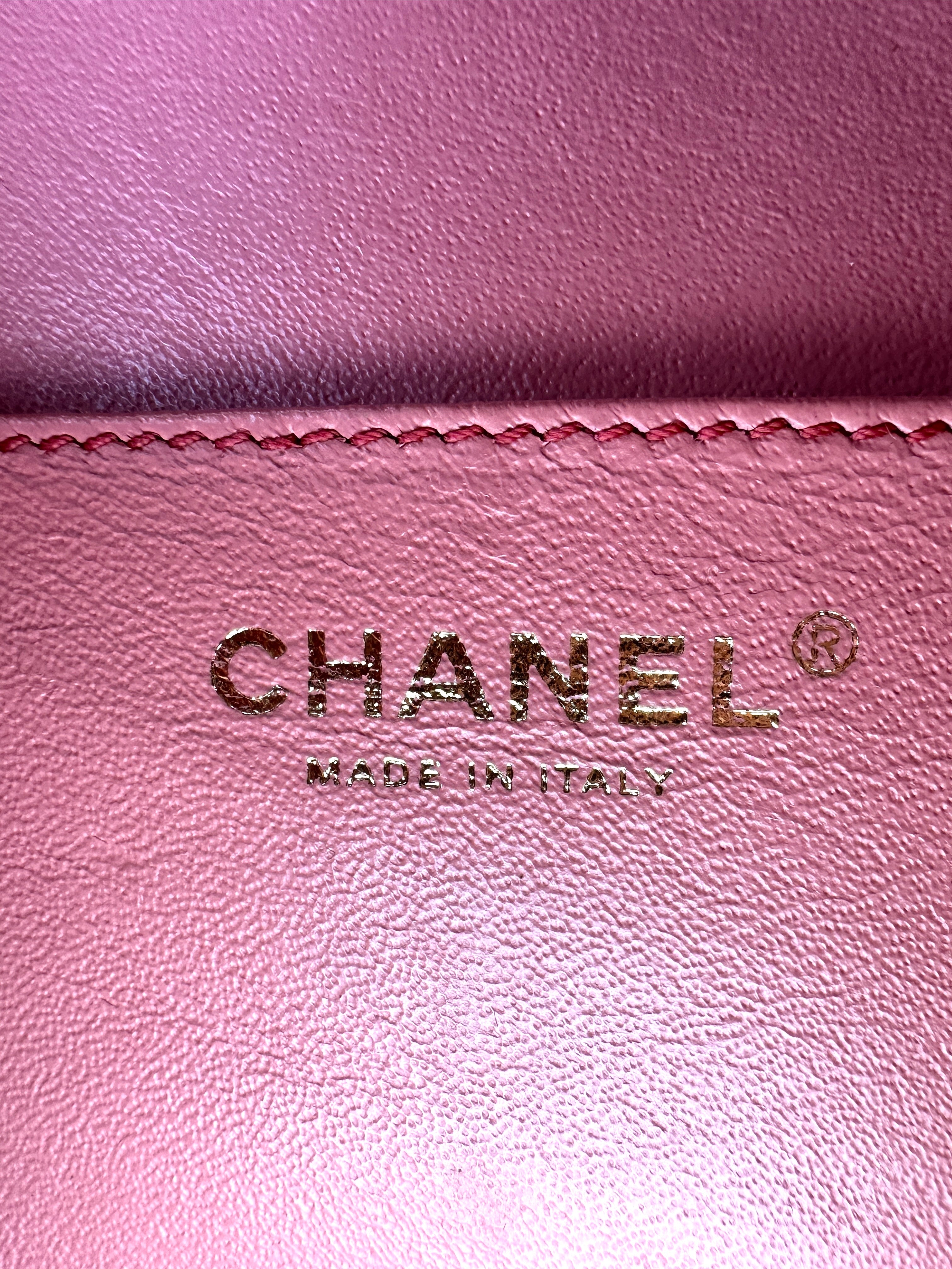 Chanel CC Filigree Pink Quilted Leather Vertical Vanity Case(28***17) CC1743