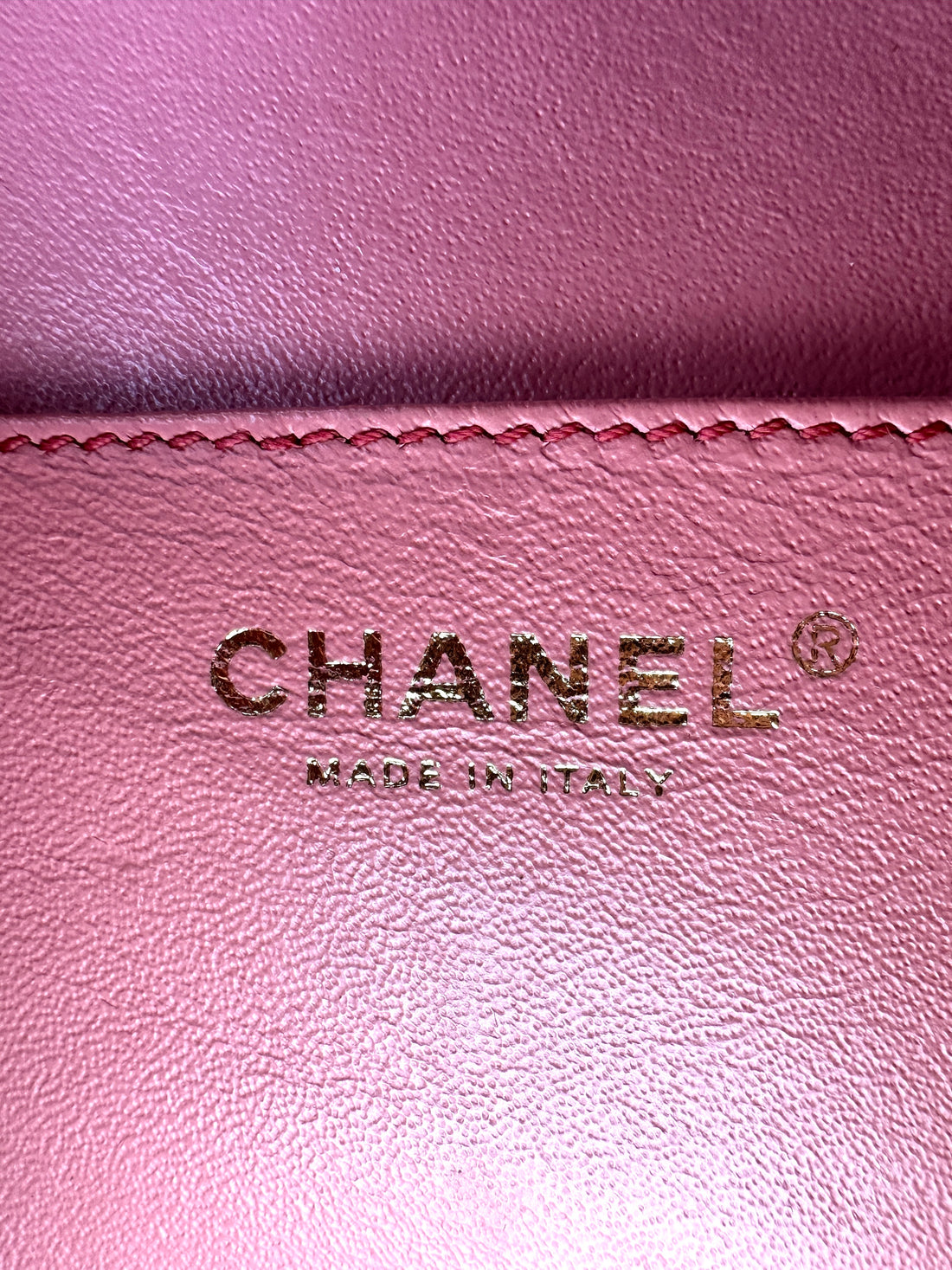 Chanel CC Filigree Pink Quilted Leather Vertical Vanity Case(28***17) CC1743