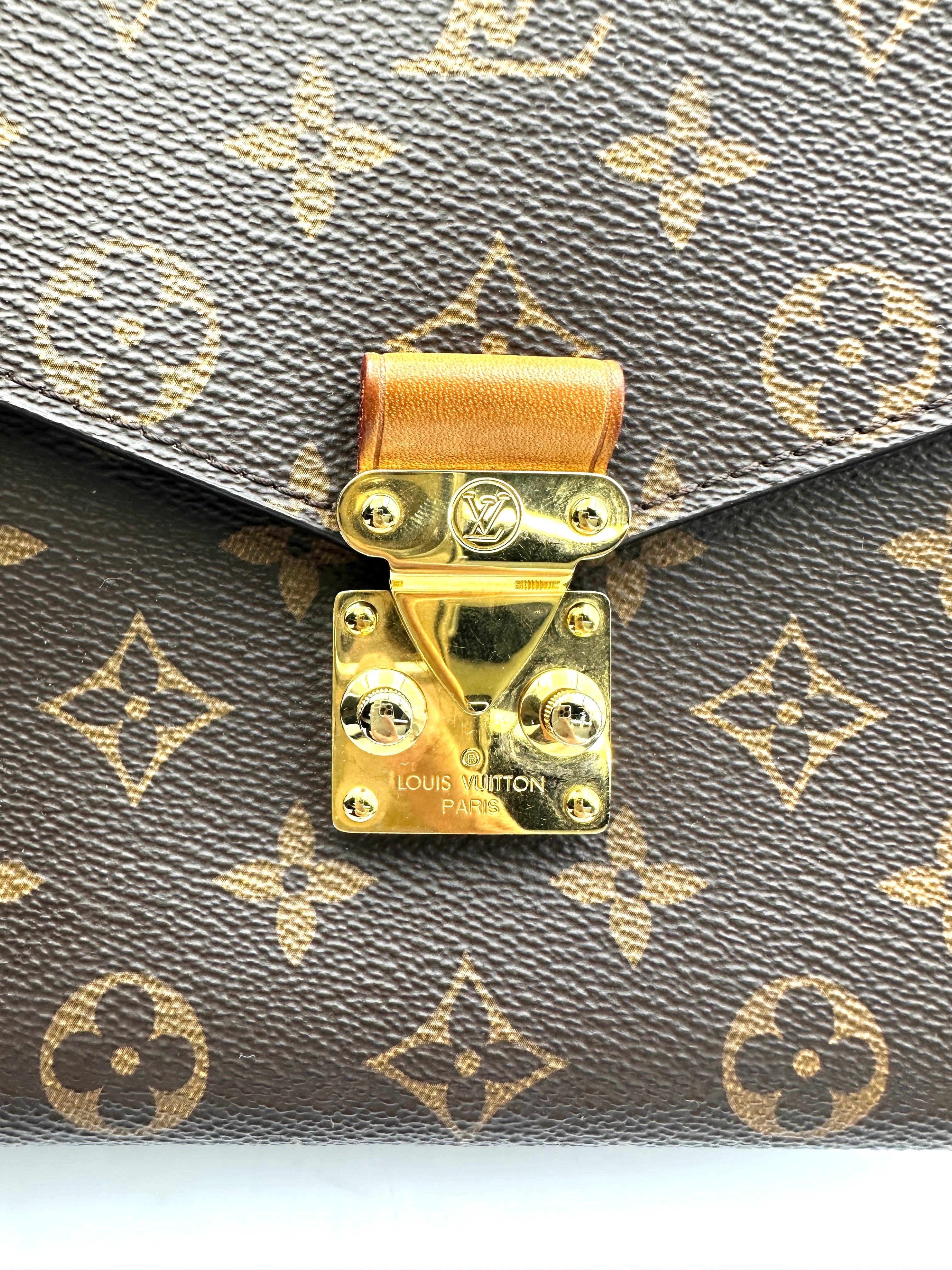 Louis Vuitton Monogram Canvas Pochette Metis LV2416