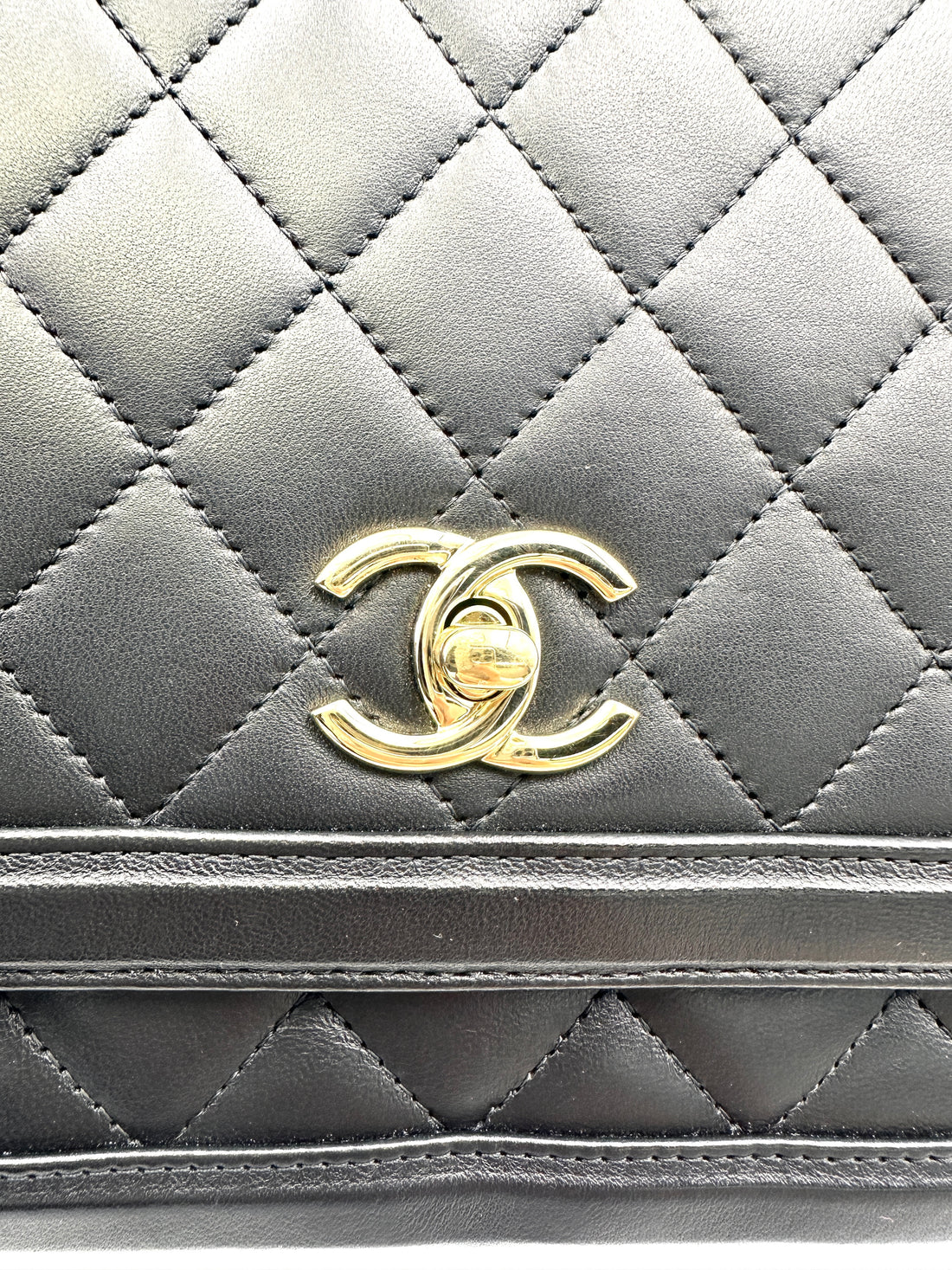 Chanel Classic Flap Black Quilted Lambskin Shoulder Bag(22***88) IRIS152